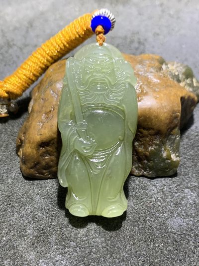 天然青海料和田玉雕刻钟馗一个， - 天然青海料和田玉雕刻钟馗一个，