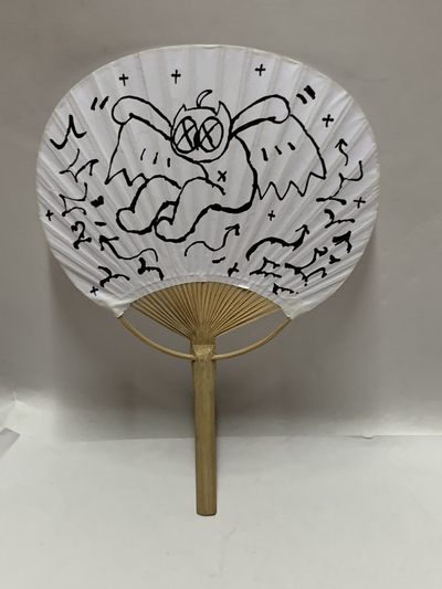 零元拍：今天抓到歪歪现场亲笔画了把小扇，签了名，炎炎夏日也能带给您些许清凉。 - 零元拍：今天抓到歪歪现场亲笔画了把小扇，签了名，炎炎夏日也能带给您些许清凉。