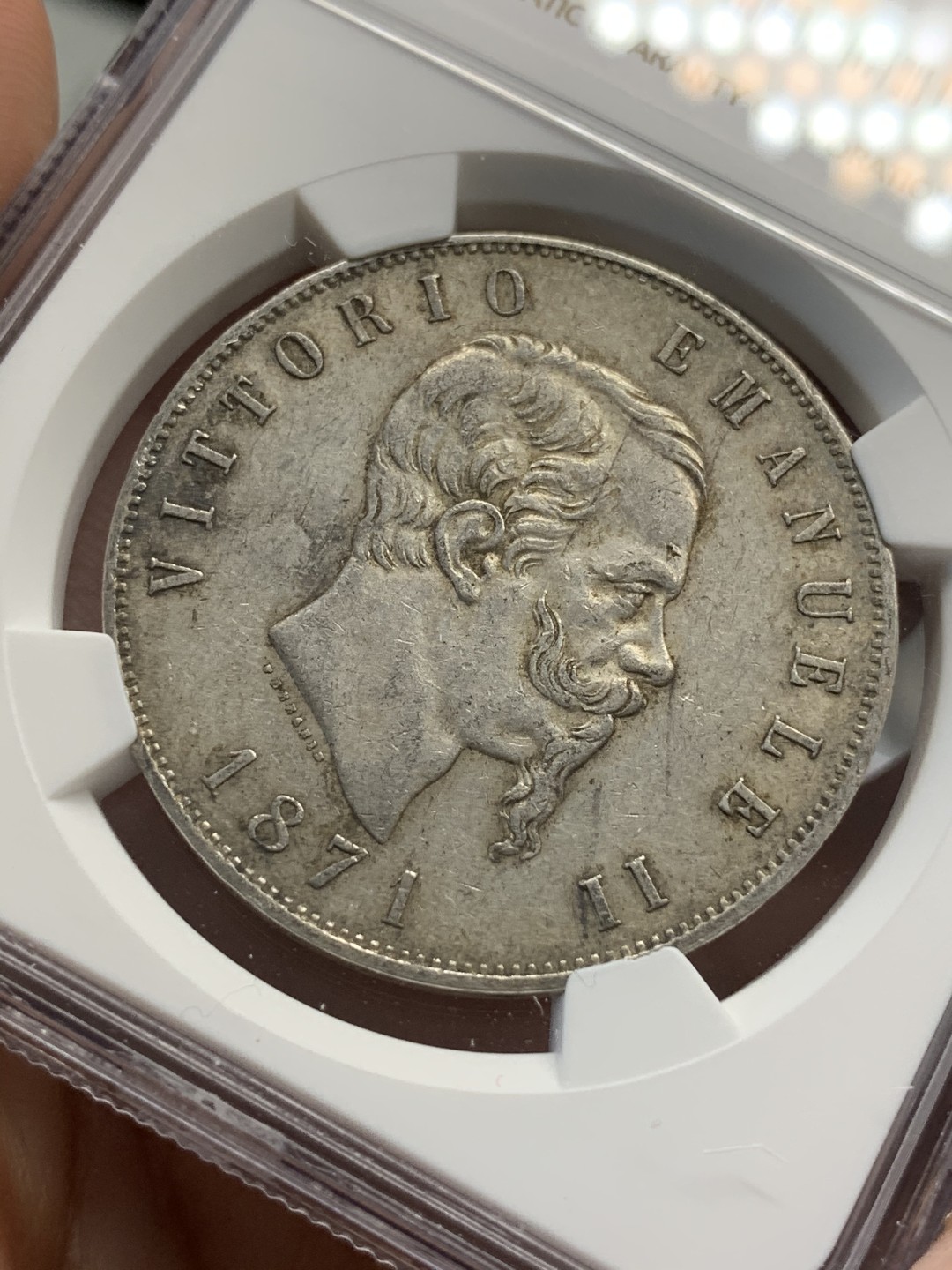 《竞宝斋》第69场-本周日，周一，周四.3场连拍（全场不限金额包邮） NGC AU50  意大利 1871年埃马努埃莱二世五里拉银币 原味包浆 给分难得  状态好