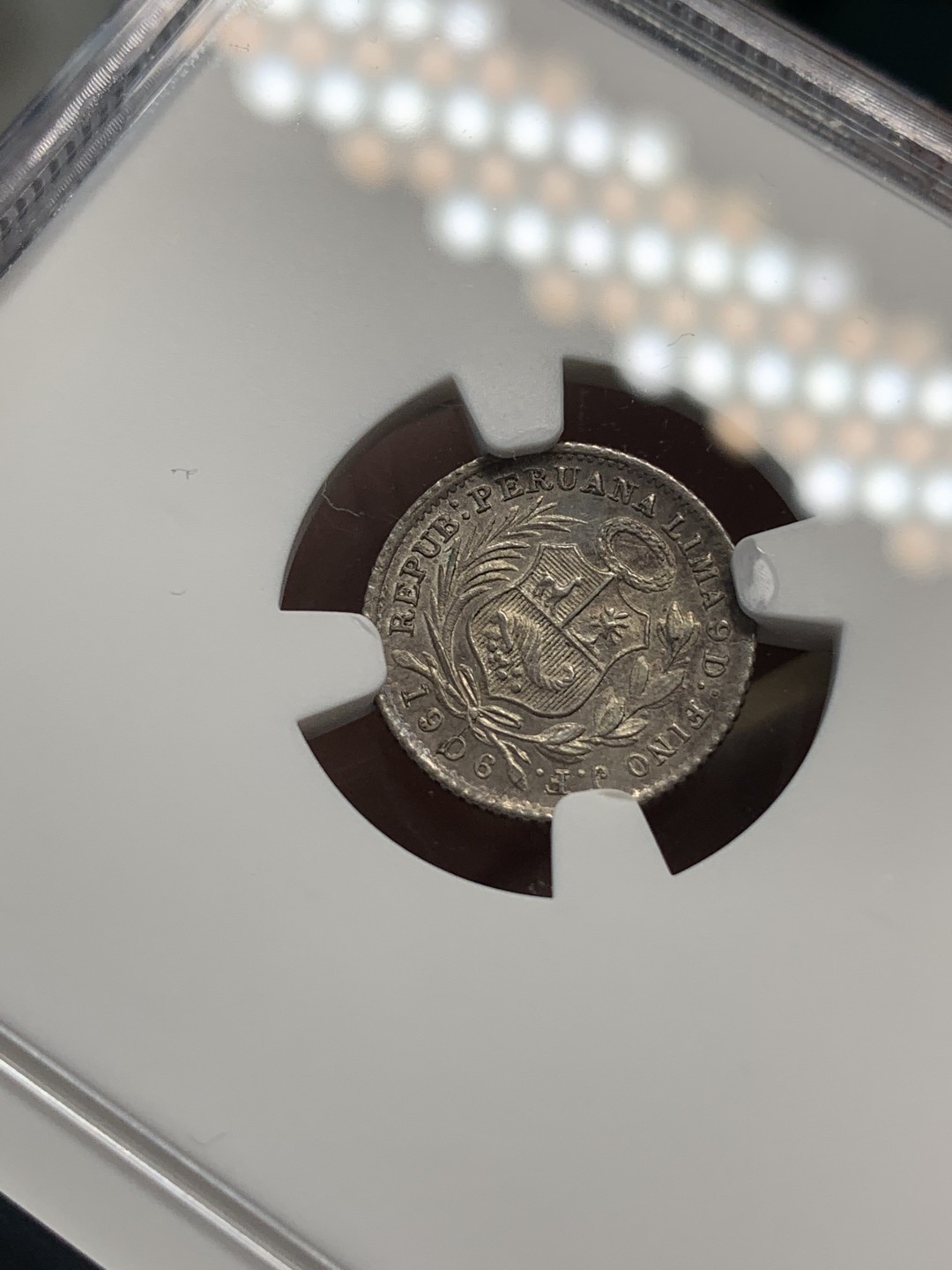 《竞宝斋》第69场-本周日，周一，周四.3场连拍（全场不限金额包邮） NGC-MS62 秘鲁 1906 JF年 坐人 1/2D 银币 南美大热稀少品质 辅币比较少见