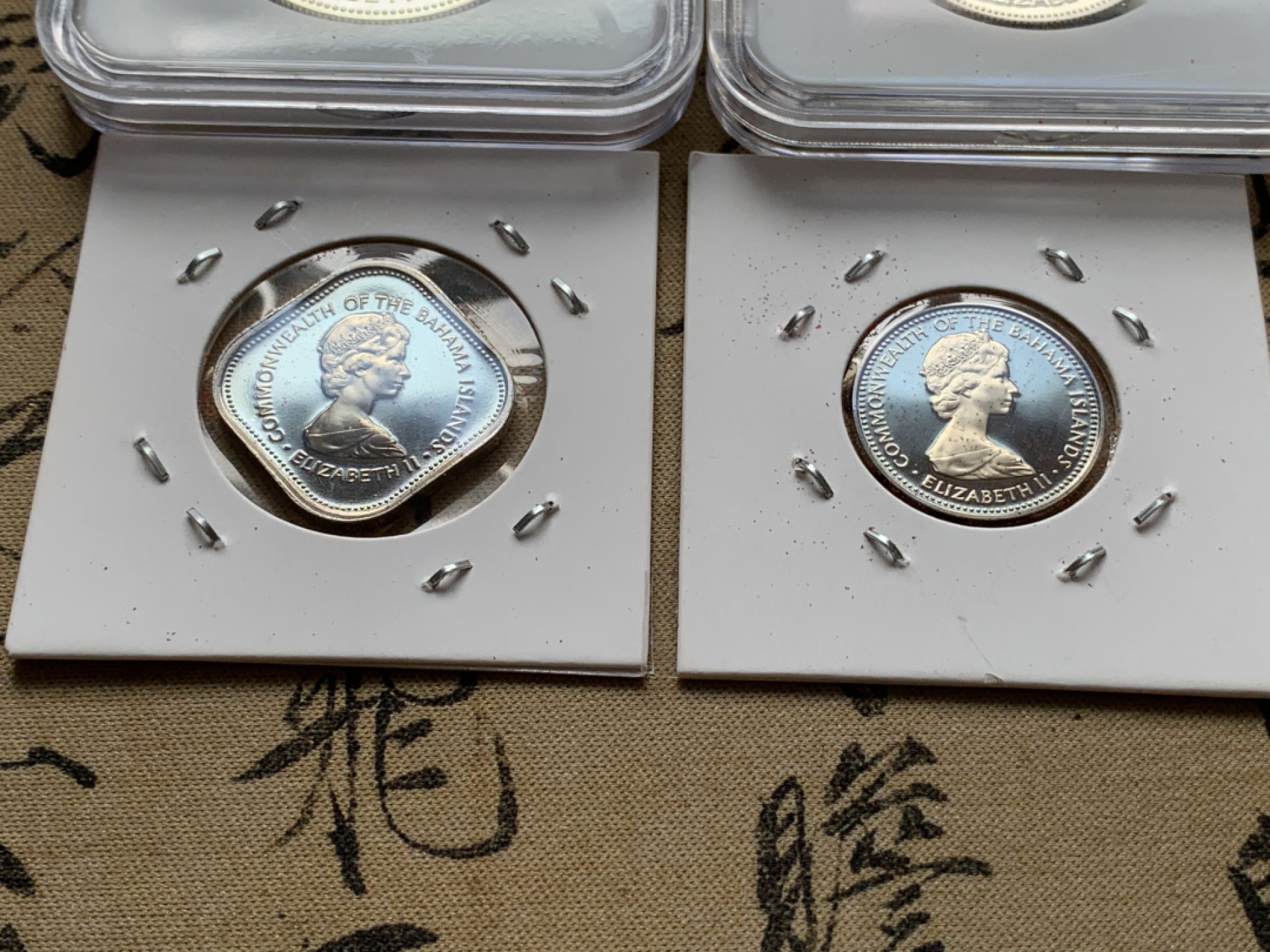 《竞宝斋》第69场-本周日，周一，周四.3场连拍（全场不限金额包邮） 1972年 巴哈马 9枚装 4枚银币 10.37+18.14+29.80 +42.12 盒证全