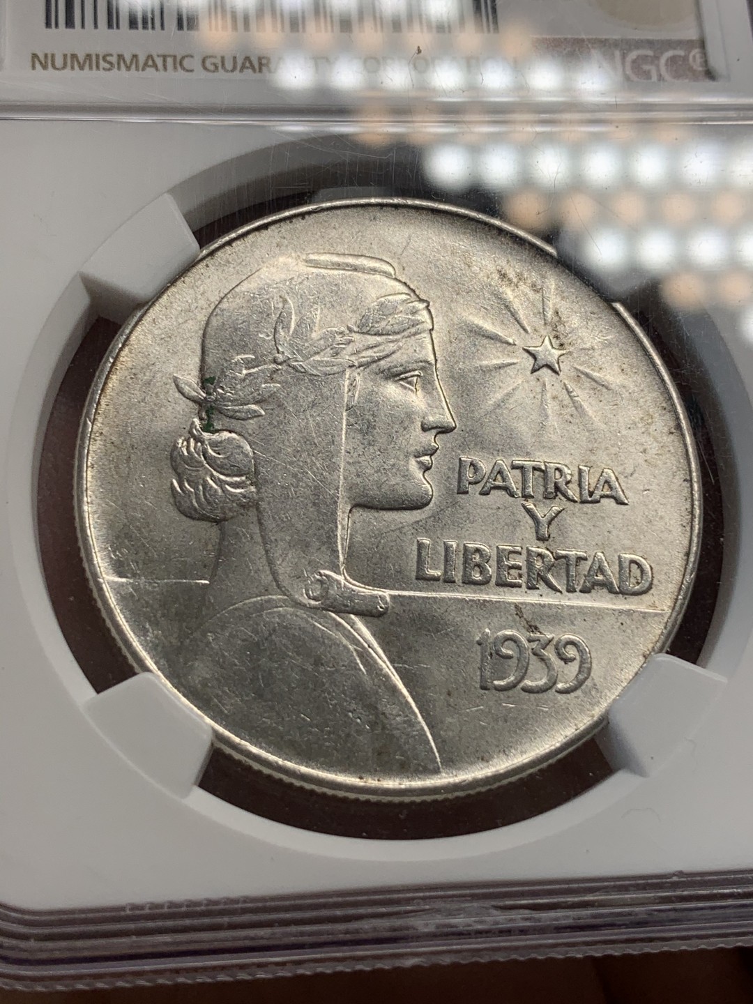 《竞宝斋》第69场-本周日，周一，周四.3场连拍（全场不限金额包邮） NGC MS62 古巴1939年经典ABC女神一比索银币