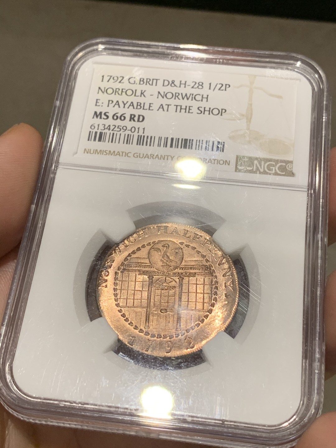 《竞宝斋》第69场-本周日，周一，周四.3场连拍（全场不限金额包邮） NGC MS66RD 1792年英国诺福克郡诺里奇市1/2便士代币 200多年的铜币，通常都是BN、RB，而RD非常罕见，这枚是仅有的RD，宛如新铸