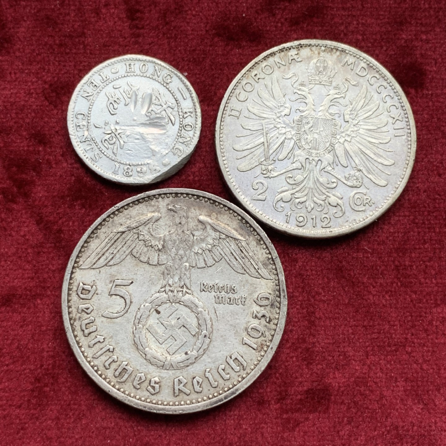 《竞宝斋》第69场-本周日，周一，周四.3场连拍（全场不限金额包邮） 银币3枚一起  奥匈帝国1912年2克朗银币+德国1936年5马克银币+1895年香港1毫银币  细节见图