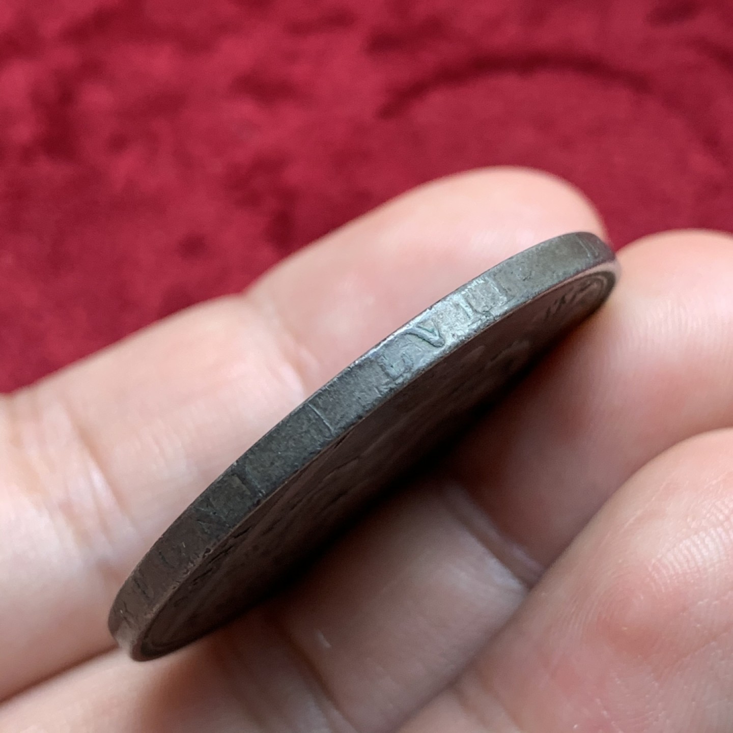 《竞宝斋》第69场-本周日，周一，周四.3场连拍（全场不限金额包邮） 英国 1893年 维多利亚女王 披纱版 马剑克朗大银币  双面深包浆 满满岁月的韵味