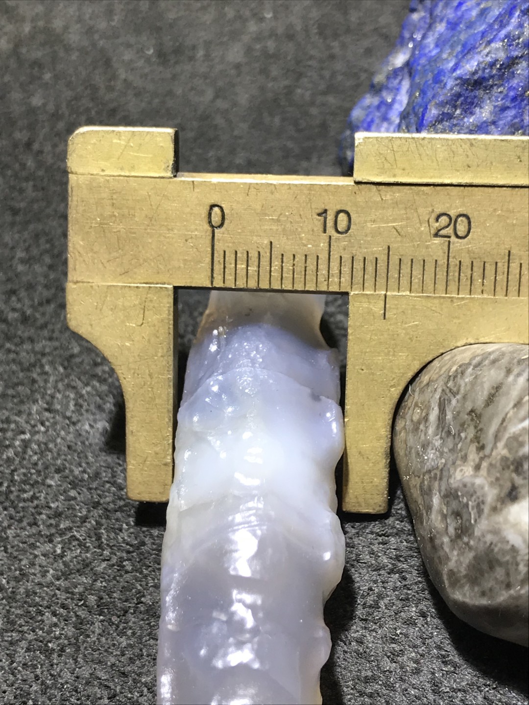 天然马达加斯加精品高玉化紫罗兰料海洋玉髓随型风化桶珠一颗！
