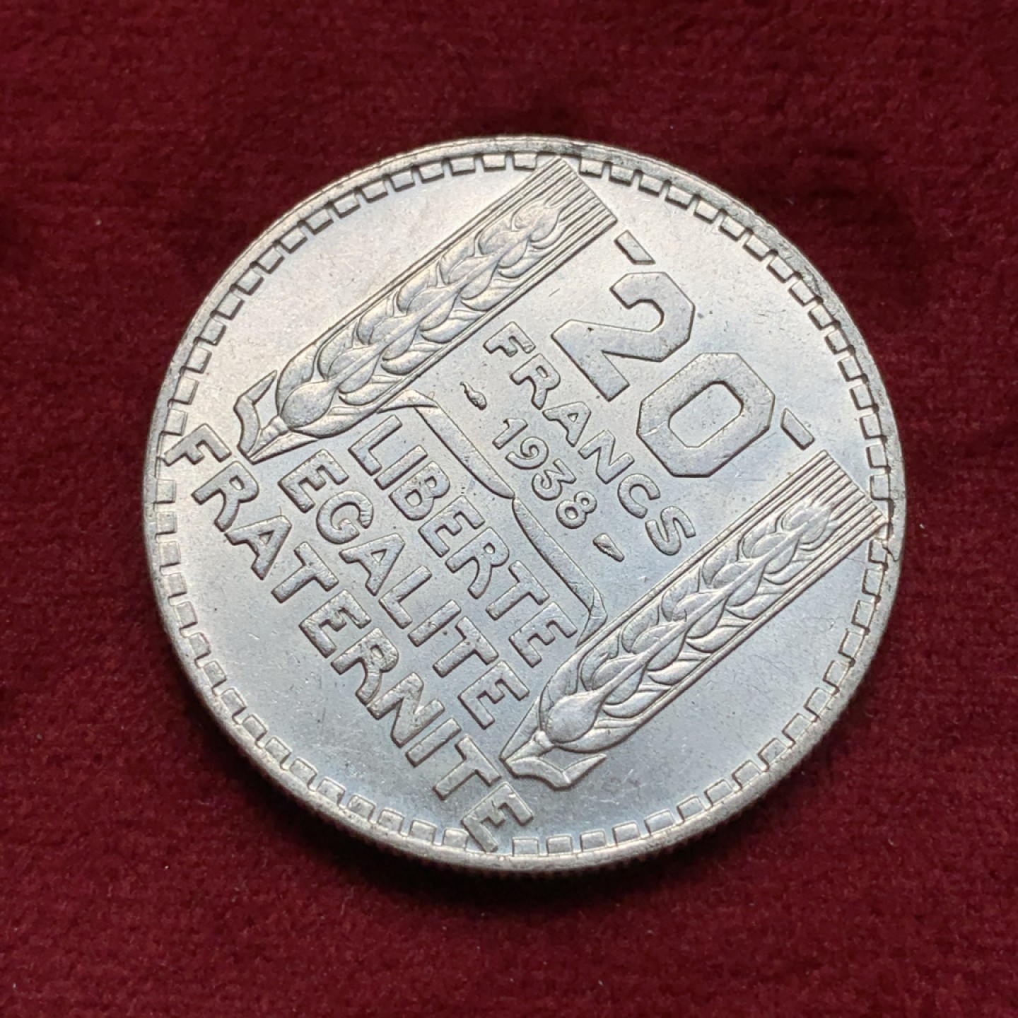 《竞宝斋》第69场-本周日，周一，周四.3场连拍（全场不限金额包邮） 法国 1938年 谷物女神 20法郎银币 这品好品的少见 这样的原光品更加少