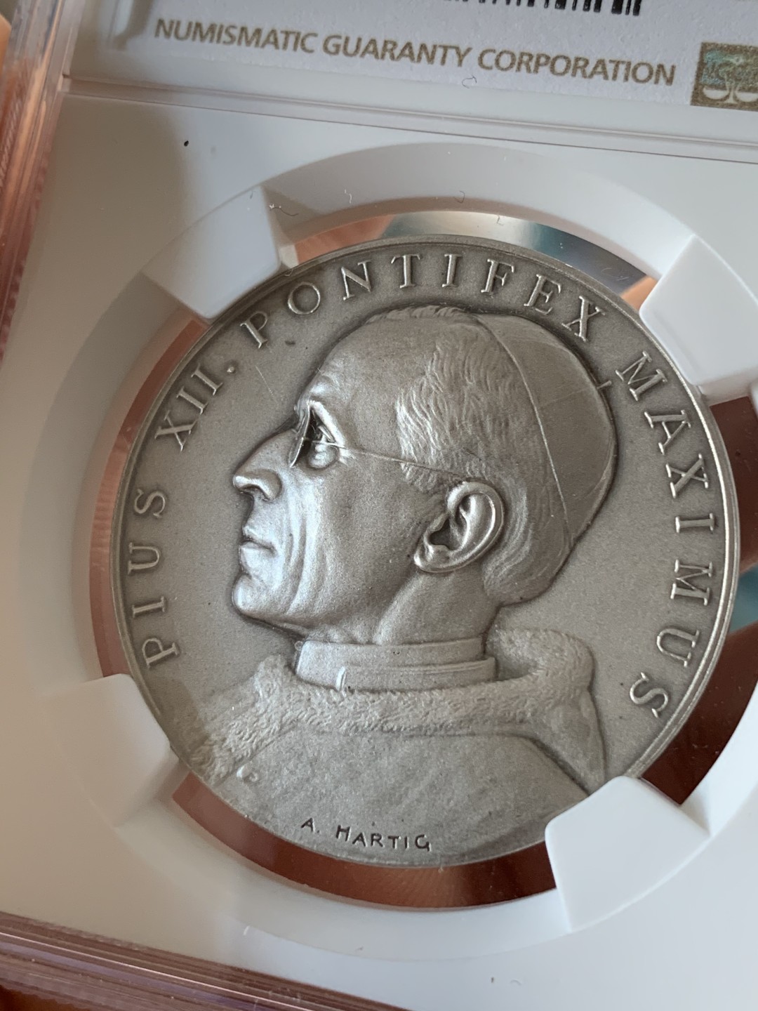 《竞宝斋》第69场-本周日，周一，周四.3场连拍（全场不限金额包邮） 冠军 NGC-MS64 梵蒂冈 1958年 纪念保罗十二世 大银章 非常少见