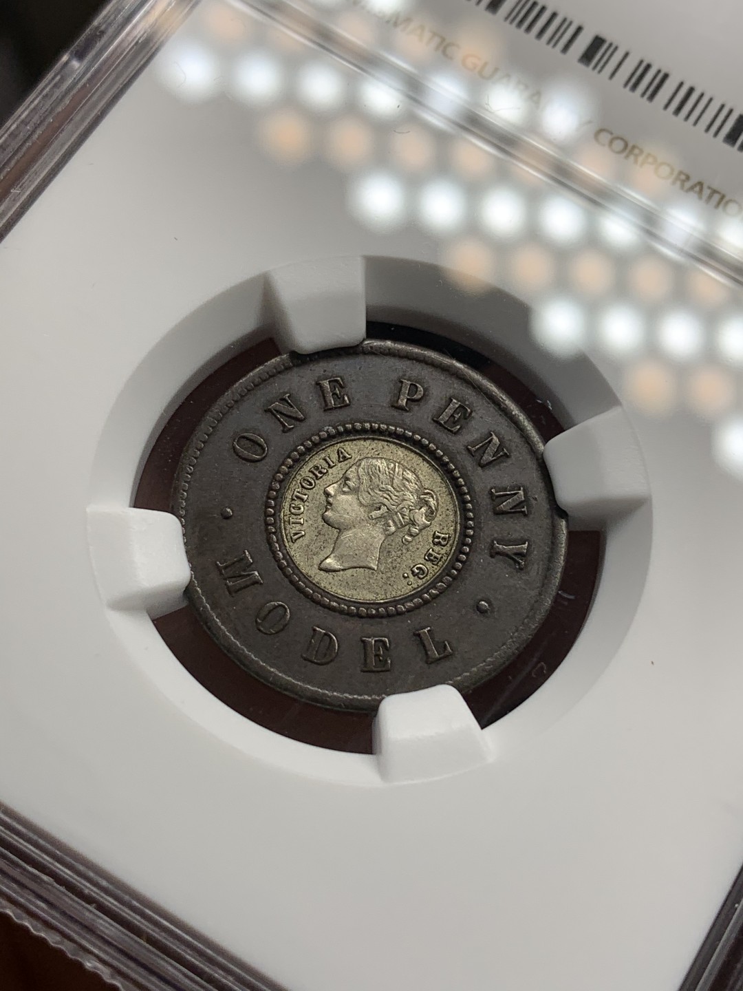 《竞宝斋》第69场-本周日，周一，周四.3场连拍（全场不限金额包邮） NGC-MS62英国（1844年）一便士双色代币