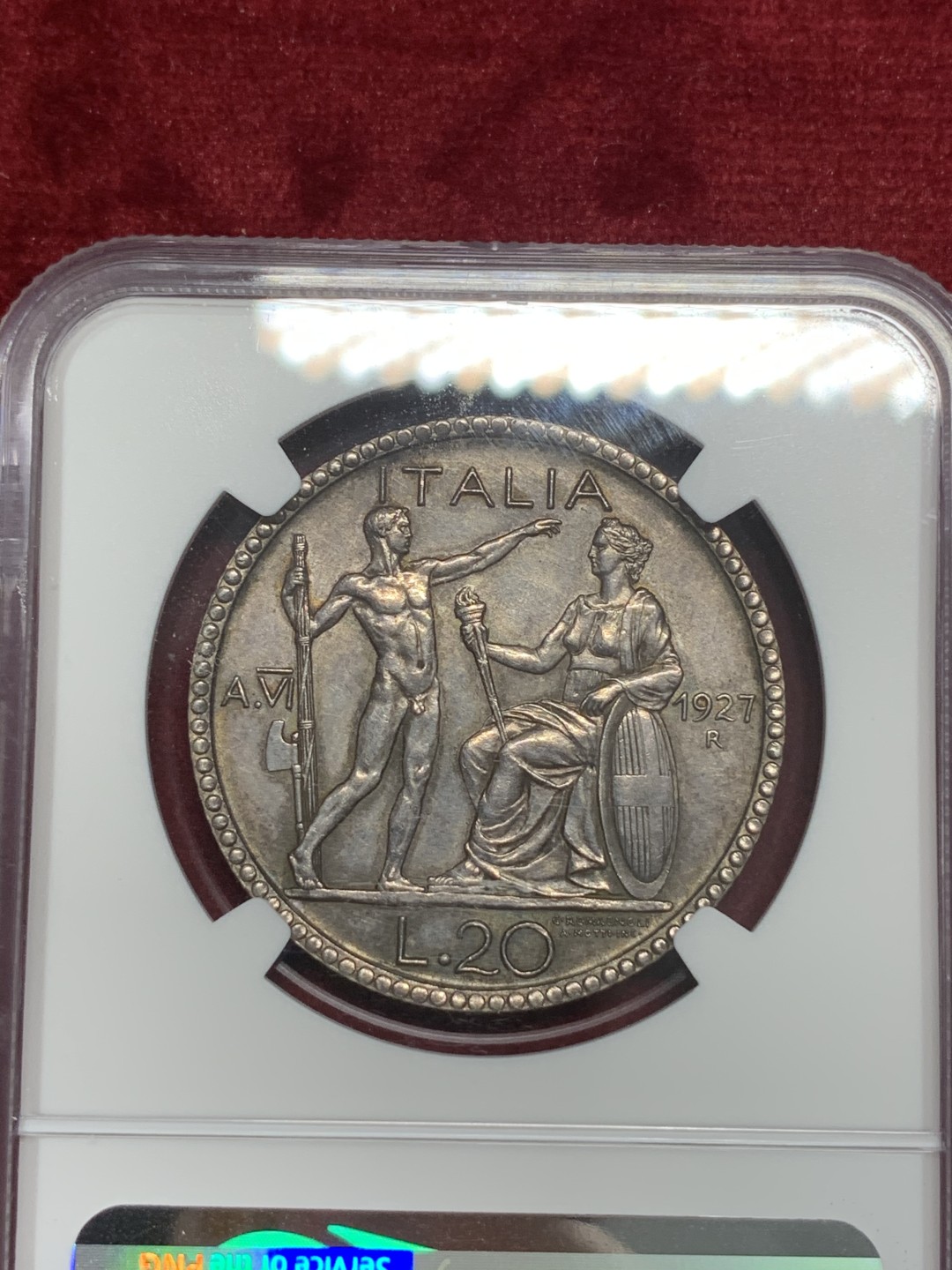 《竞宝斋》第69场-本周日，周一，周四.3场连拍（全场不限金额包邮） NGC-UNC意大利1927年裸男20里拉大银币，未处理，就是黑包浆导致未给分，