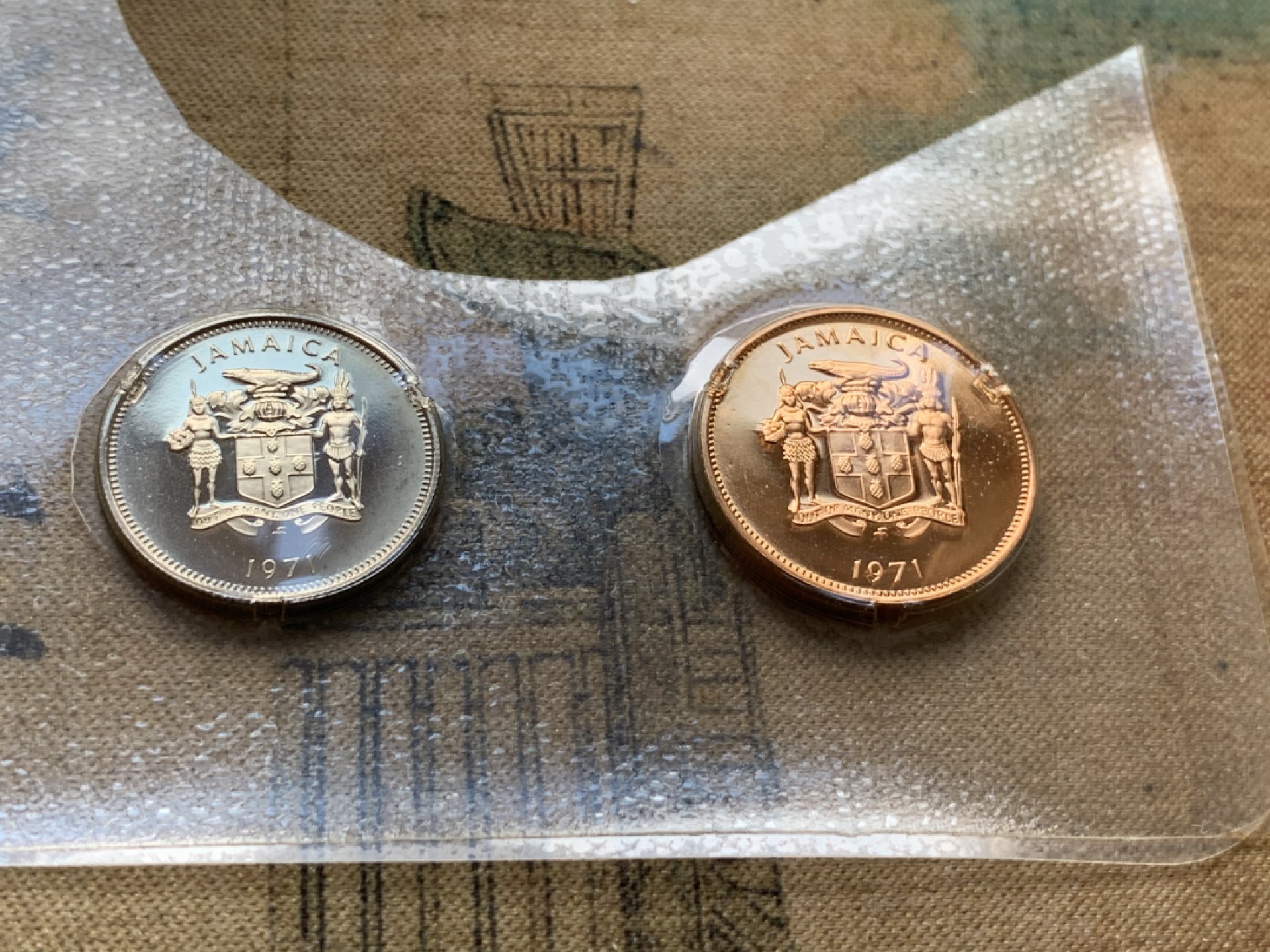 《竞宝斋》第69场-本周日，周一，周四.3场连拍（全场不限金额包邮） 1971年 牙买加 7枚装 1枚银币 42.15 盒证全