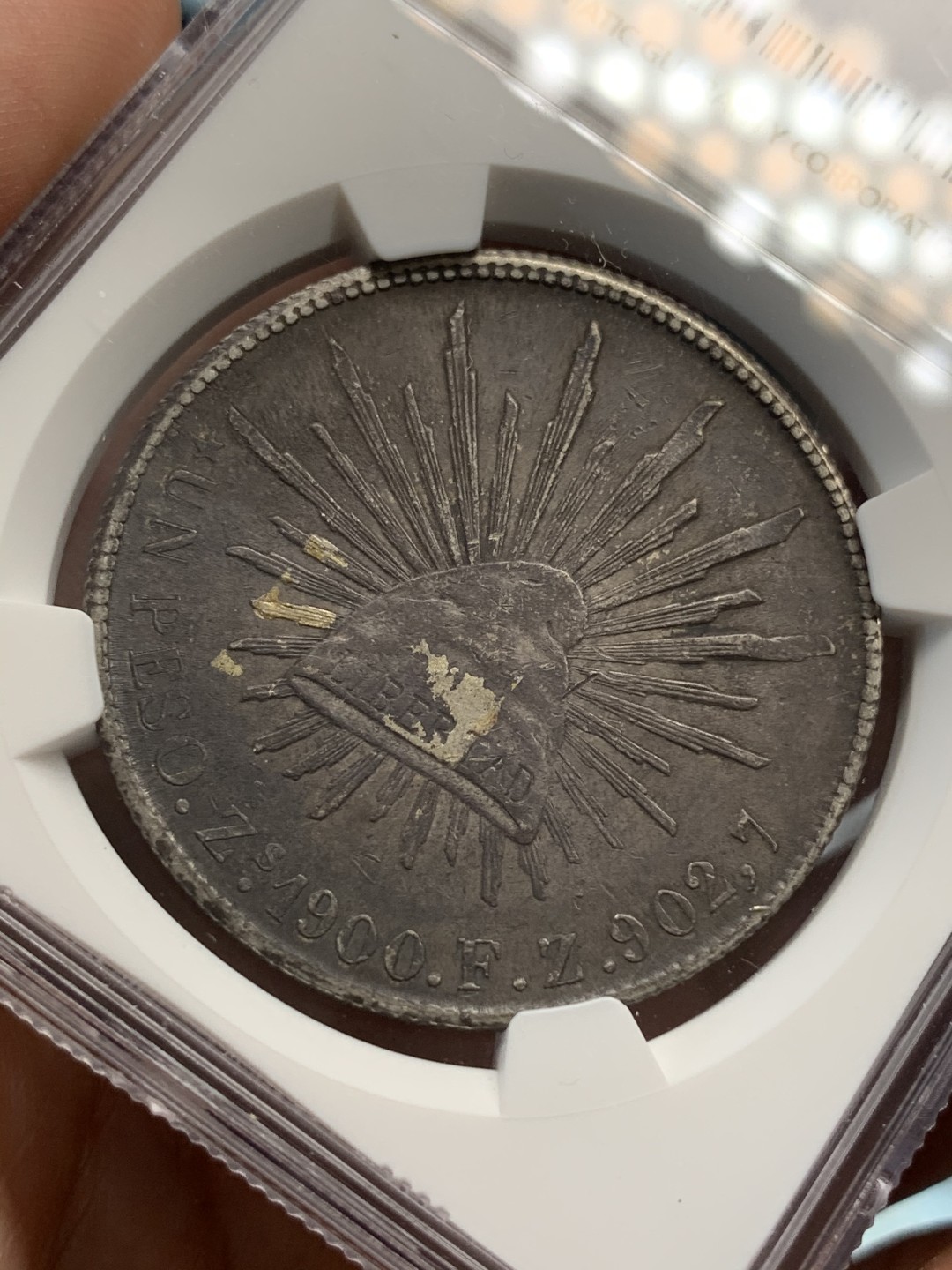 《竞宝斋》第69场-本周日，周一，周四.3场连拍（全场不限金额包邮） NGC AU50 墨西哥 1900年 墨西哥 直边 鹰洋 银币 双面炭黑包浆 状态好