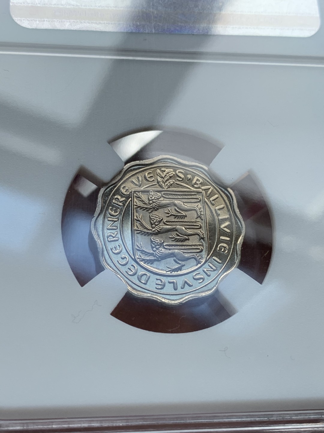 《竞宝斋》第69场-本周日，周一，周四.3场连拍（全场不限金额包邮） 1966年 根西（英国） 4枚装 精致币 盒装