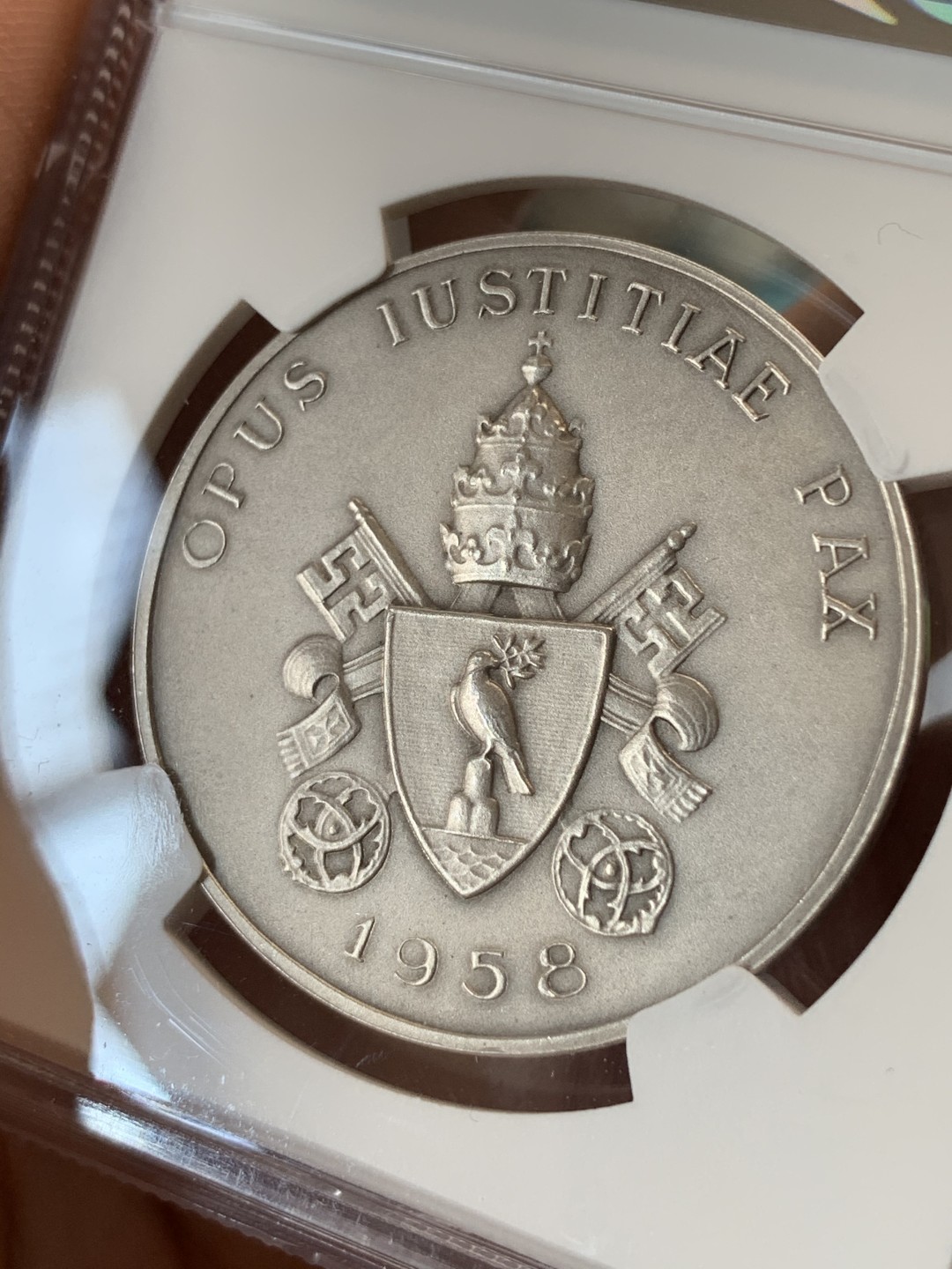 《竞宝斋》第69场-本周日，周一，周四.3场连拍（全场不限金额包邮） 冠军 NGC-MS64 梵蒂冈 1958年 纪念保罗十二世 大银章 非常少见