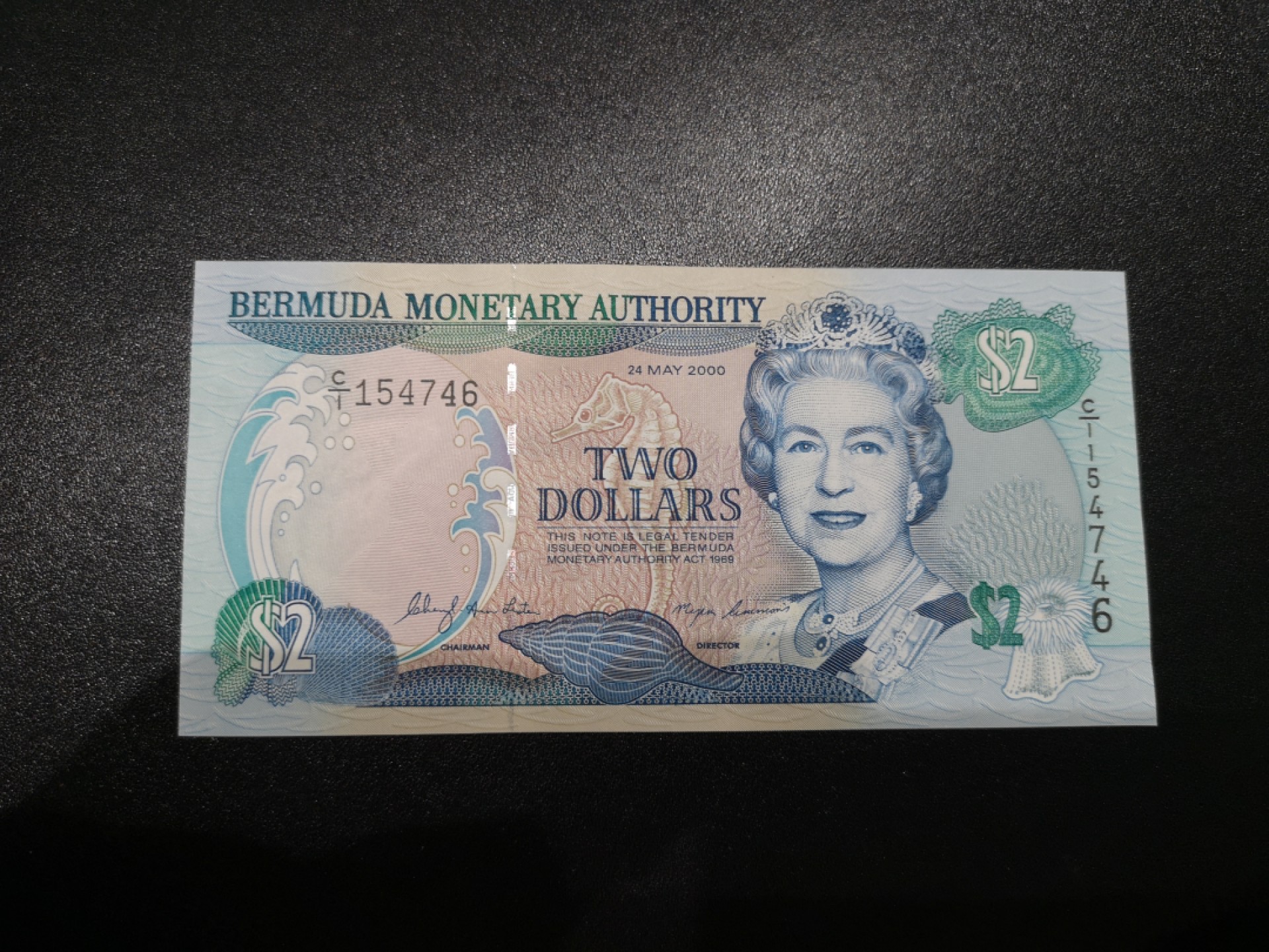 《外钞收藏家》第一百八十六期 2000年百慕大2刀 全新UNC