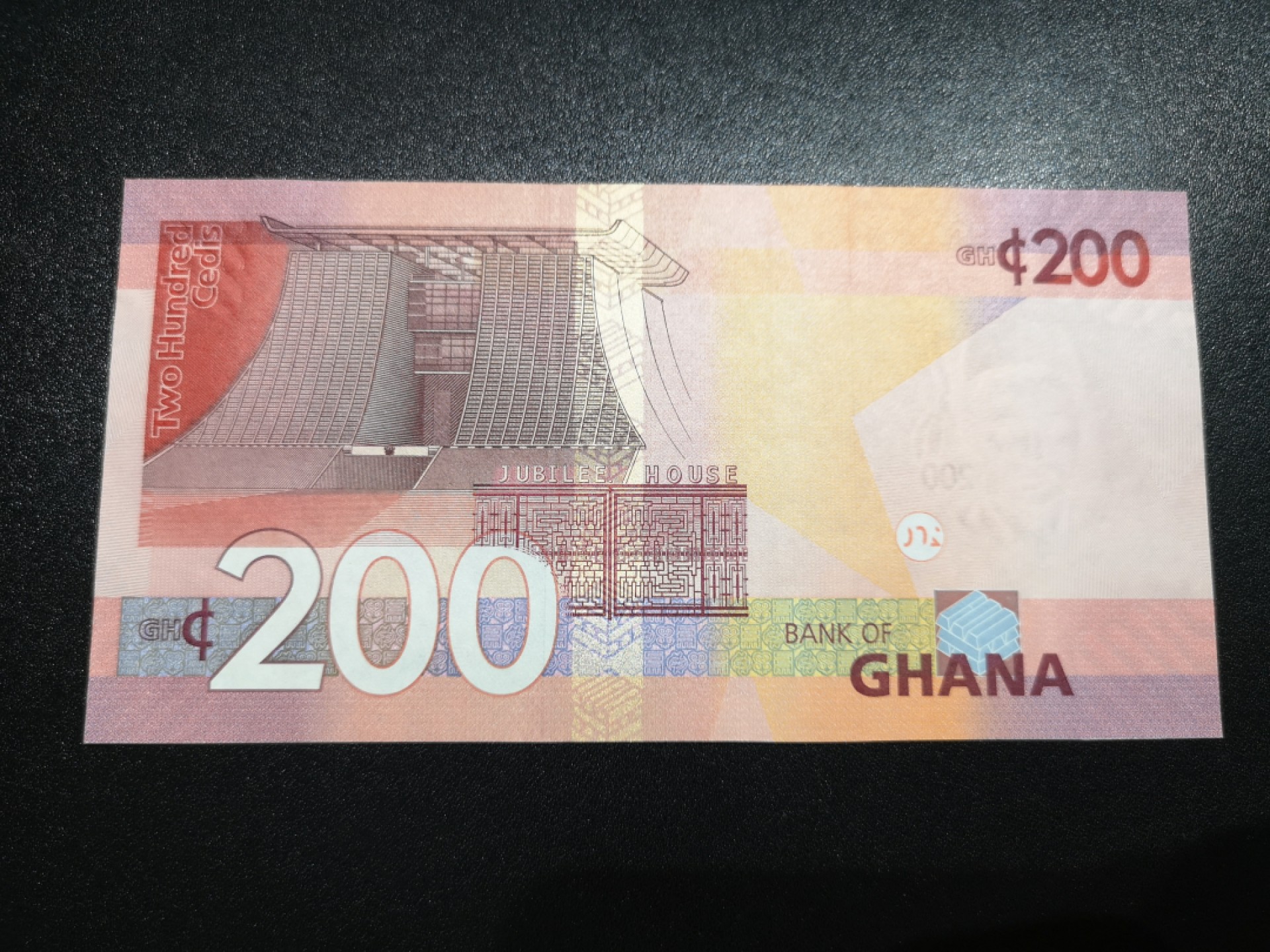 《外钞收藏家》第一百八十六期 2019年加纳200 AA冠 全新UNC