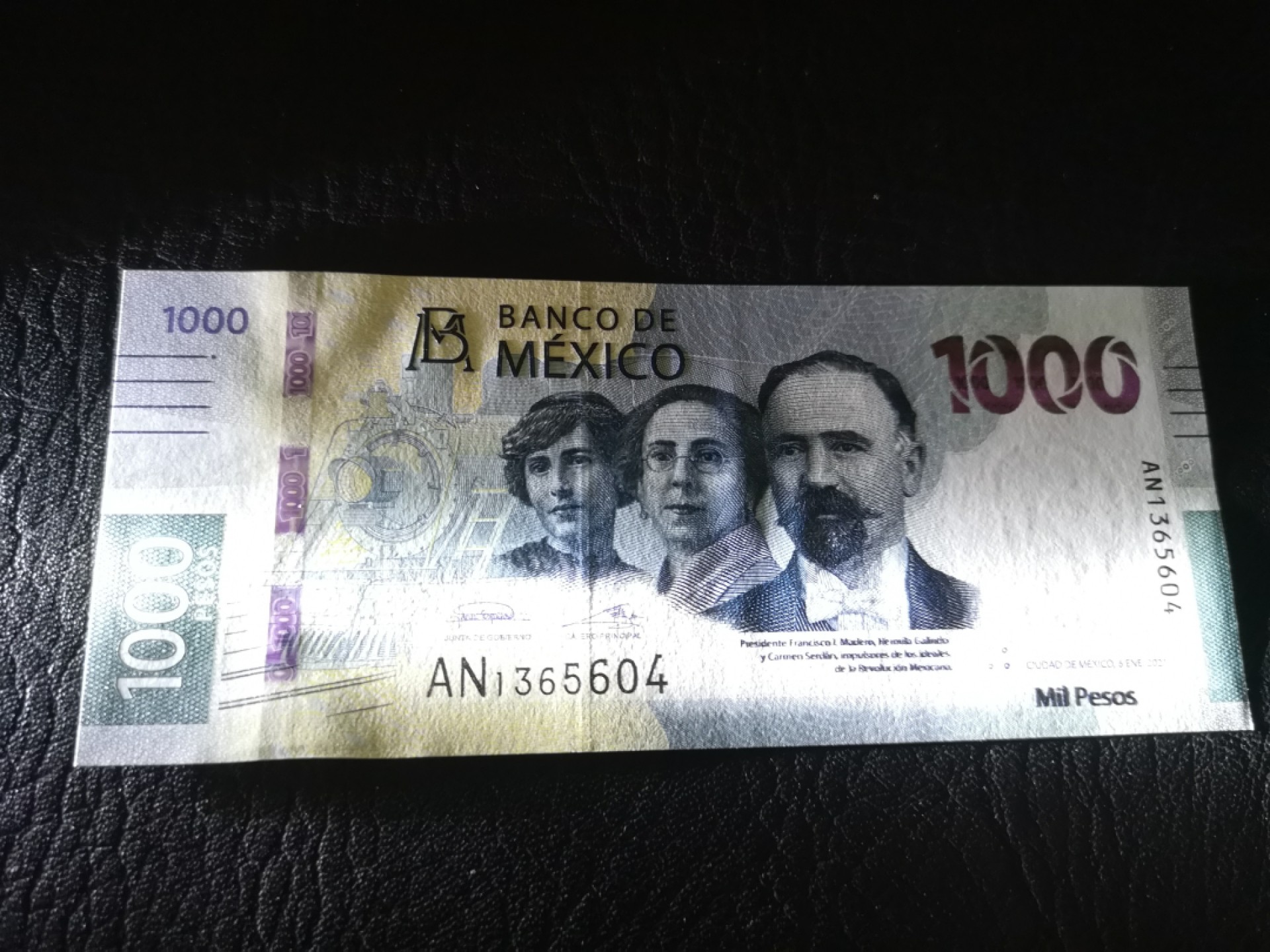 《外钞收藏家》第一百八十六期 2021年墨西哥1000 全新UNC