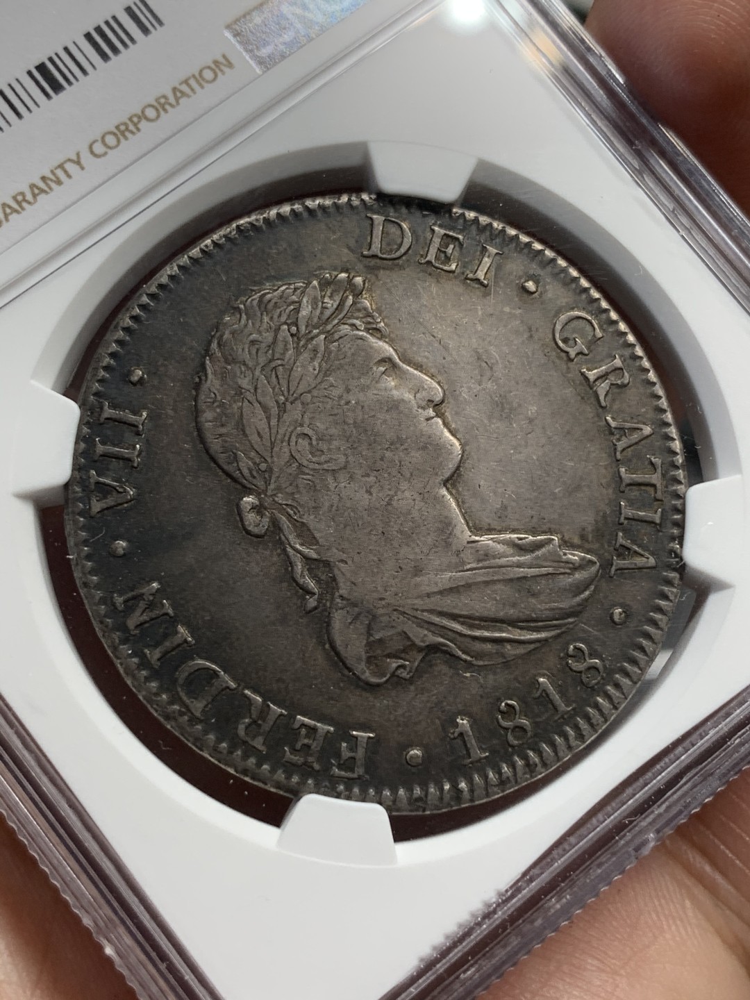 《竞宝斋》西.葡及其殖民地国家专场-第70场（全场不限金额包邮） NGC-XF45 墨西哥双柱 费迪南七世 1818 8里亚尔银币 吉祥年份 酱彩老包浆 深打 收藏必选