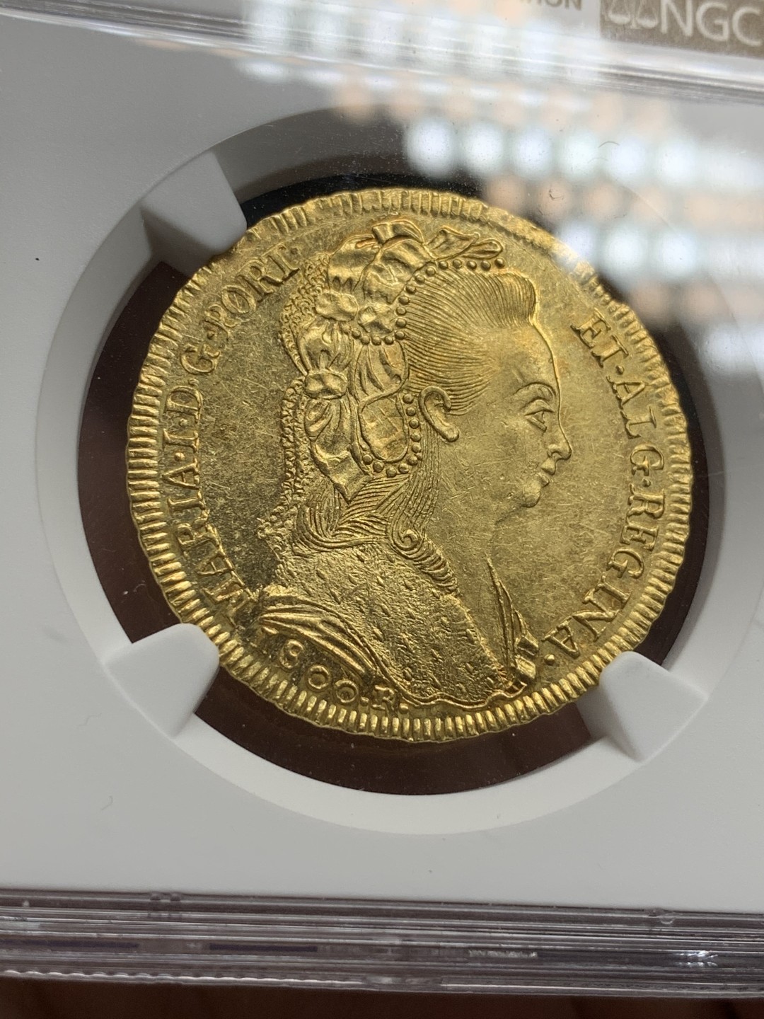 《竞宝斋》西.葡及其殖民地国家专场-第70场（全场不限金额包邮） NGC MS61 葡属 巴西1800年玛丽亚一世女王6400瑞斯金币，14.34克，名家旧藏，正背面深打略带PL感