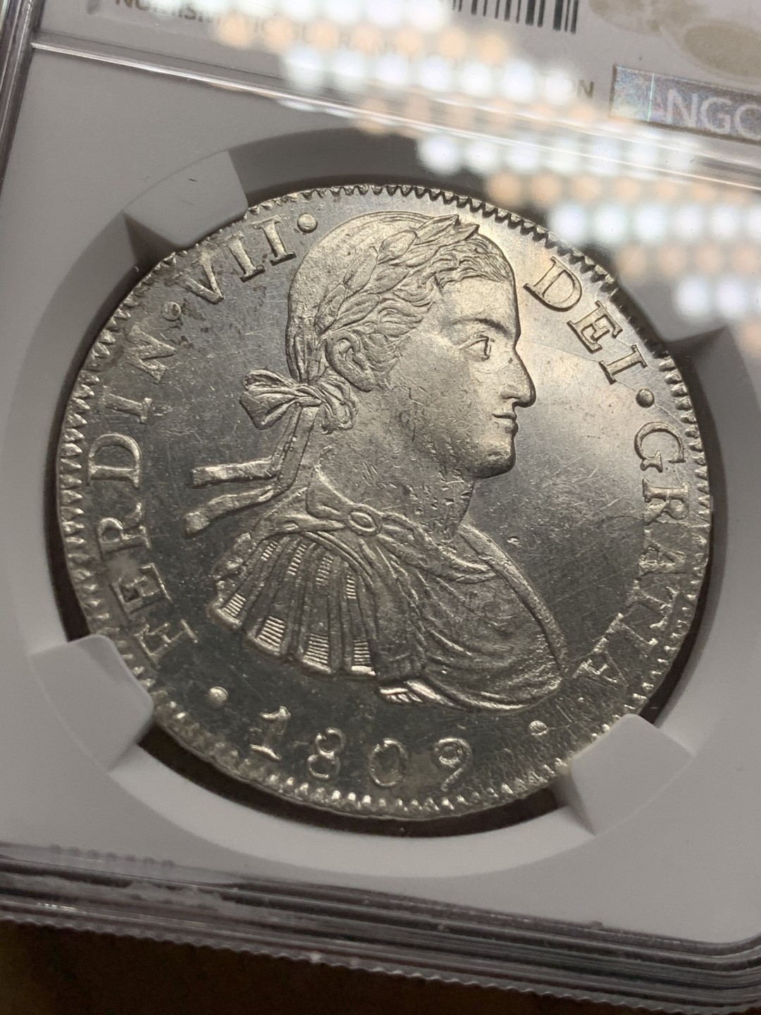 《竞宝斋》西.葡及其殖民地国家专场-第70场（全场不限金额包邮） NGC-AUD 墨西哥1809年 费七 8里亚尔双柱大银币 底光好 细节请见图