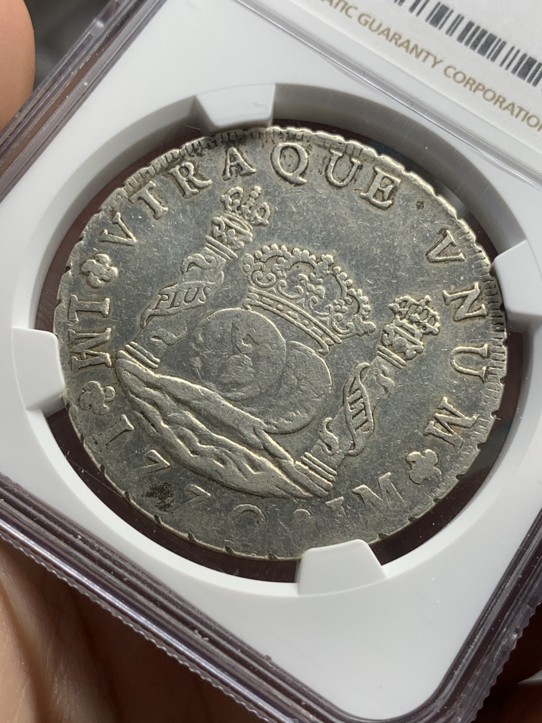 《竞宝斋》西.葡及其殖民地国家专场-第70场（全场不限金额包邮） NGC AU评级  秘鲁1770 卡洛斯三世8R地球双柱银币，稀少厂铭无点版，克劳斯目录无定价