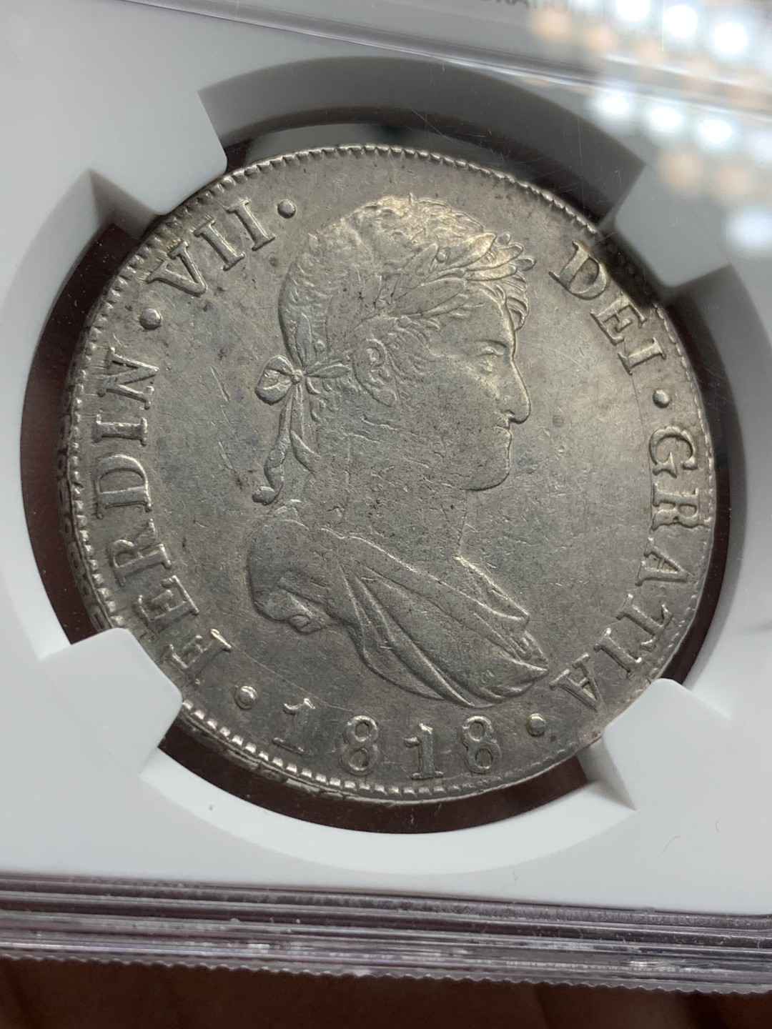 《竞宝斋》西.葡及其殖民地国家专场-第70场（全场不限金额包邮） NGC-AUD 危地马拉 双柱大银币 费迪南七世 1818年 细节不错吉祥年份  少见小厂