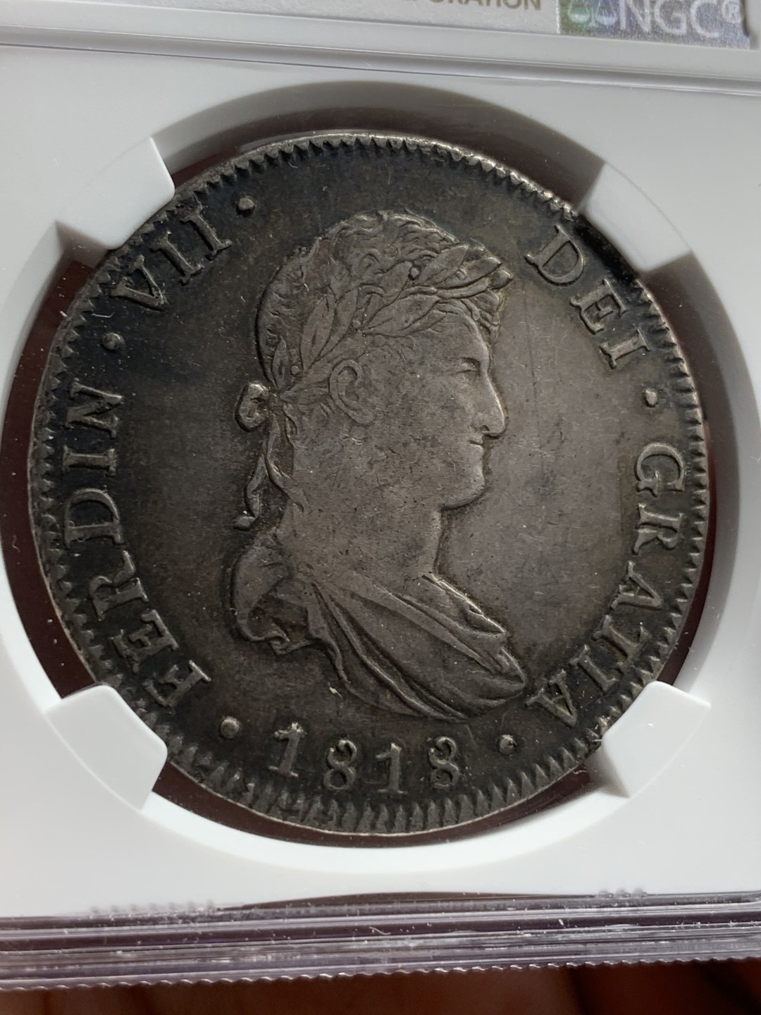 《竞宝斋》西.葡及其殖民地国家专场-第70场（全场不限金额包邮） NGC-XF45 墨西哥双柱 费迪南七世 1818 8里亚尔银币 吉祥年份 酱彩老包浆 深打 收藏必选