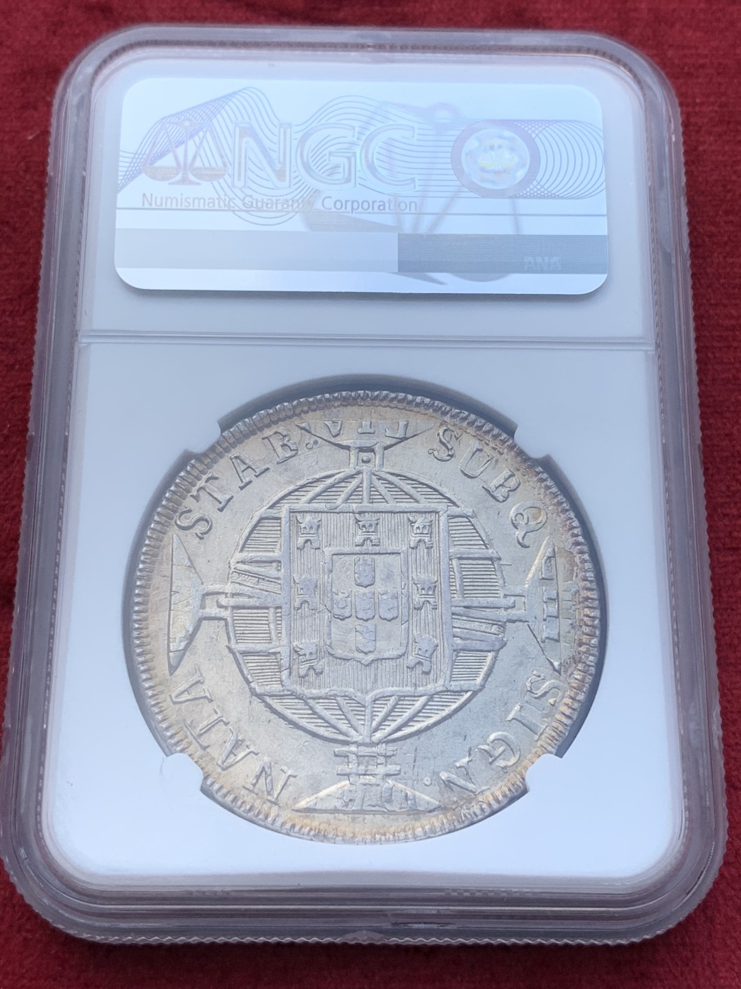 《竞宝斋》西.葡及其殖民地国家专场-第70场（全场不限金额包邮） 名誉品加盖 NGC-MS61 1821年葡属巴西R版960瑞斯 加盖于名誉品1820年智利火山比索上，双面金色包浆 非常难得品相