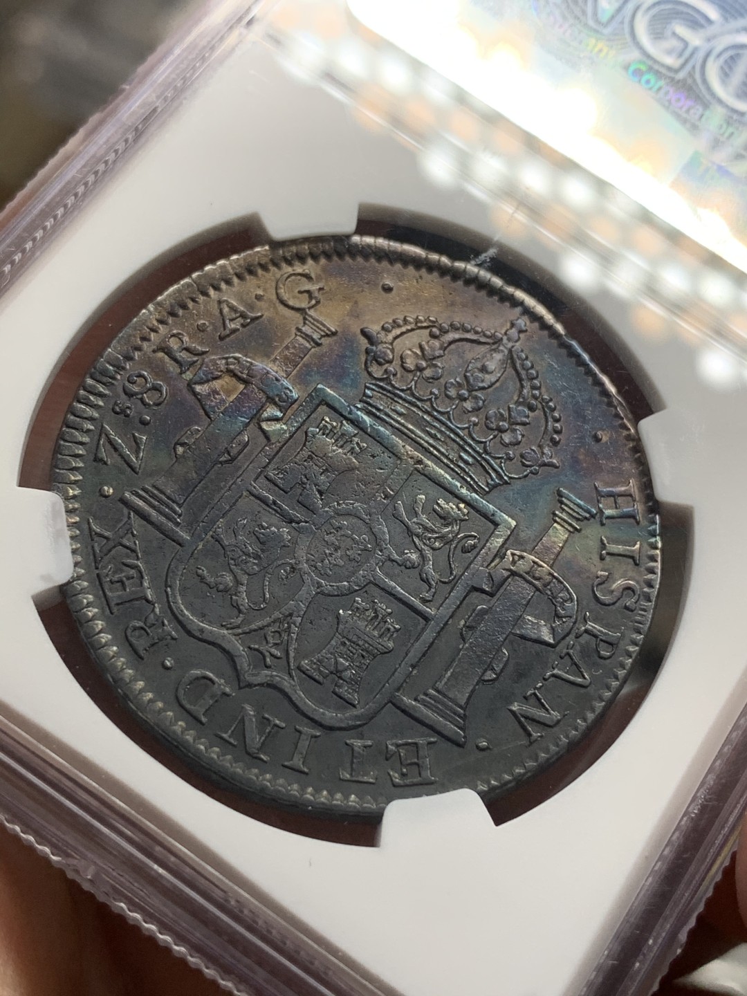 《竞宝斋》西.葡及其殖民地国家专场-第70场（全场不限金额包邮） NGC XF评级 五彩墨西哥 1820年 内战时期 费七 8里亚尔双柱银币 内战双柱外拍白币XFD一般在200美元左右，这枚细节满足AU要求 比较难得