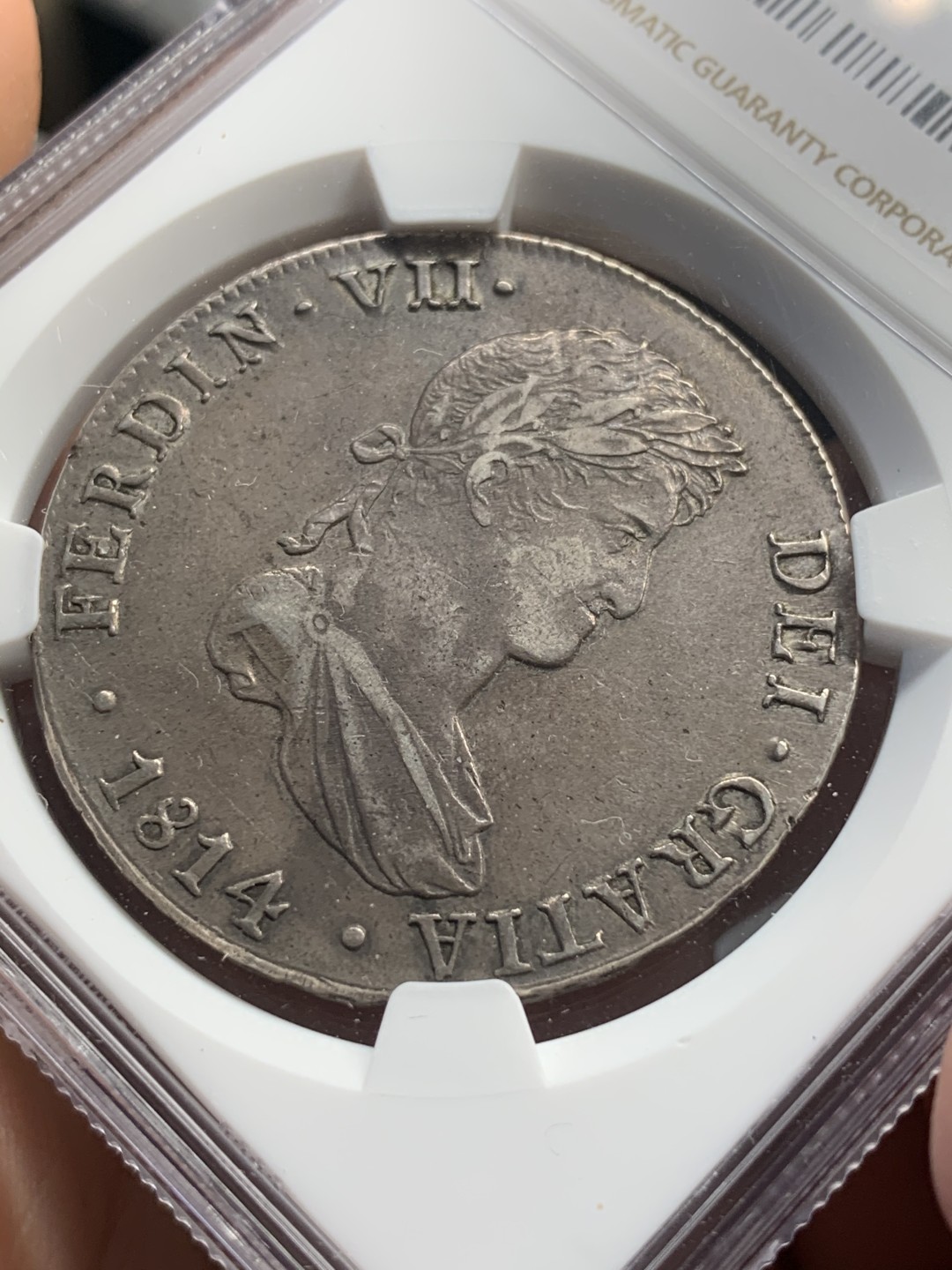 《竞宝斋》西.葡及其殖民地国家专场-第70场（全场不限金额包邮） NGC-Au50 秘鲁双柱 费迪南七世 1814年 8里亚尔银币 酱彩老包浆 状态好 喜欢