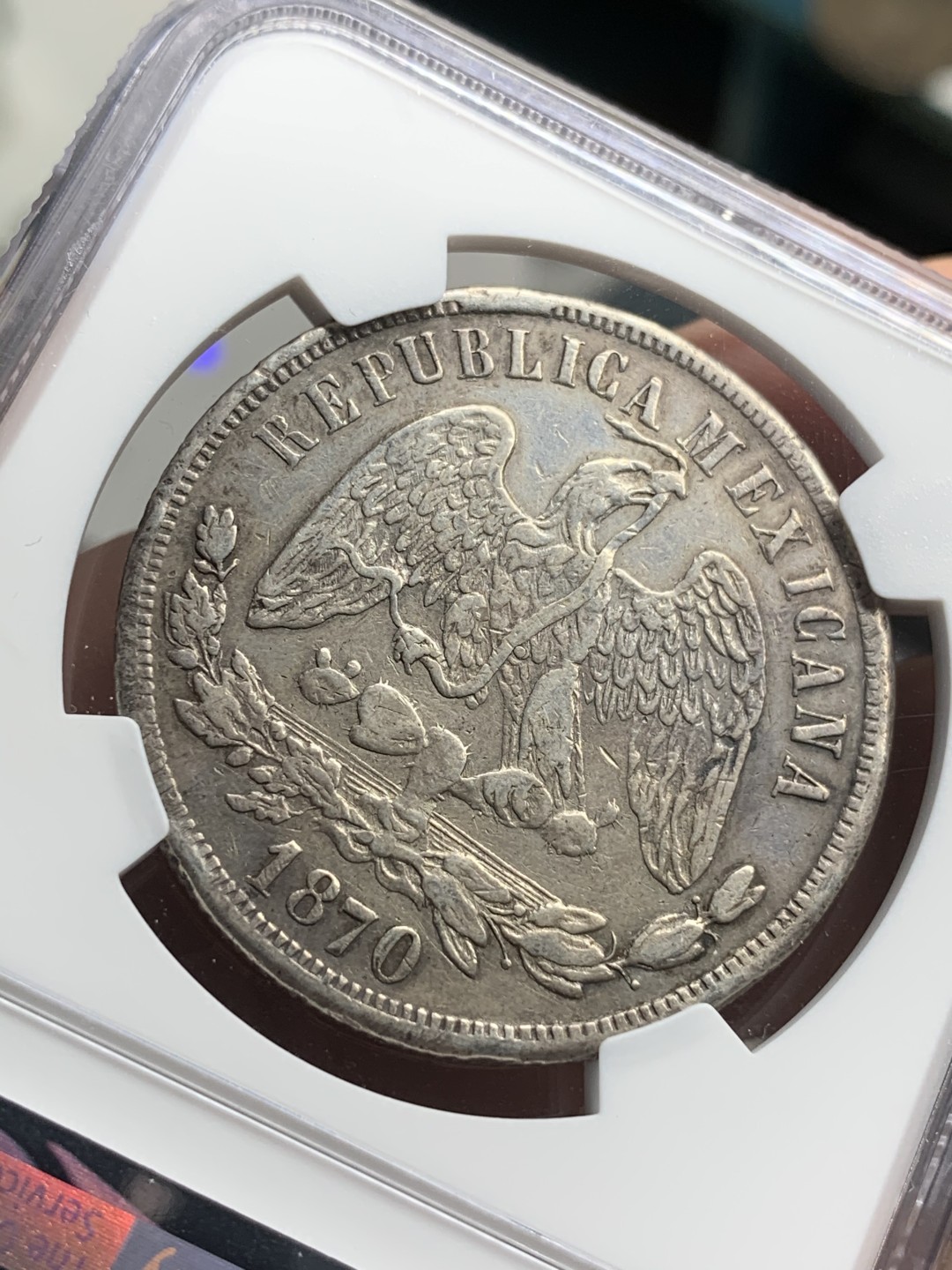 《竞宝斋》西.葡及其殖民地国家专场-第70场（全场不限金额包邮） NGC-XFD 墨西哥天平鹰洋 1870年 1比索 小A版 银币  少见的OA厂 天平