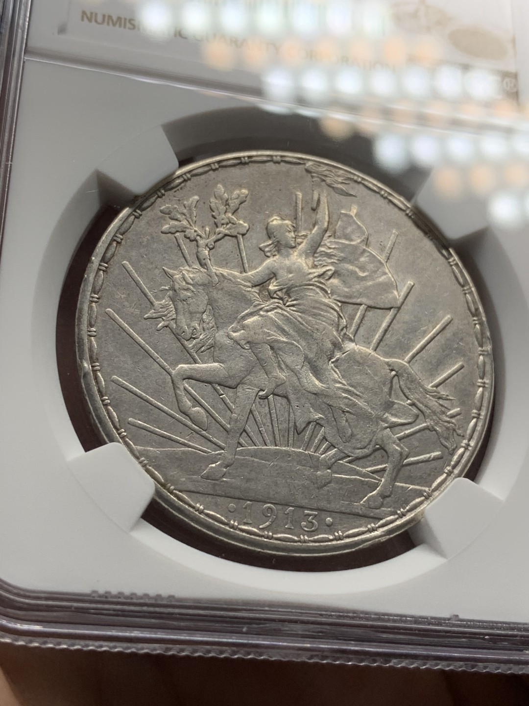 《竞宝斋》西.葡及其殖民地国家专场-第70场（全场不限金额包邮） NGC-XFD 墨西哥 1913年 骑马鹰洋 1比索银币 最热墨西哥币 状态好