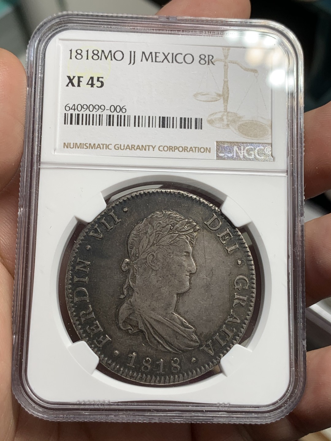 《竞宝斋》西.葡及其殖民地国家专场-第70场（全场不限金额包邮） NGC-XF45 墨西哥双柱 费迪南七世 1818 8里亚尔银币 吉祥年份 酱彩老包浆 深打 收藏必选