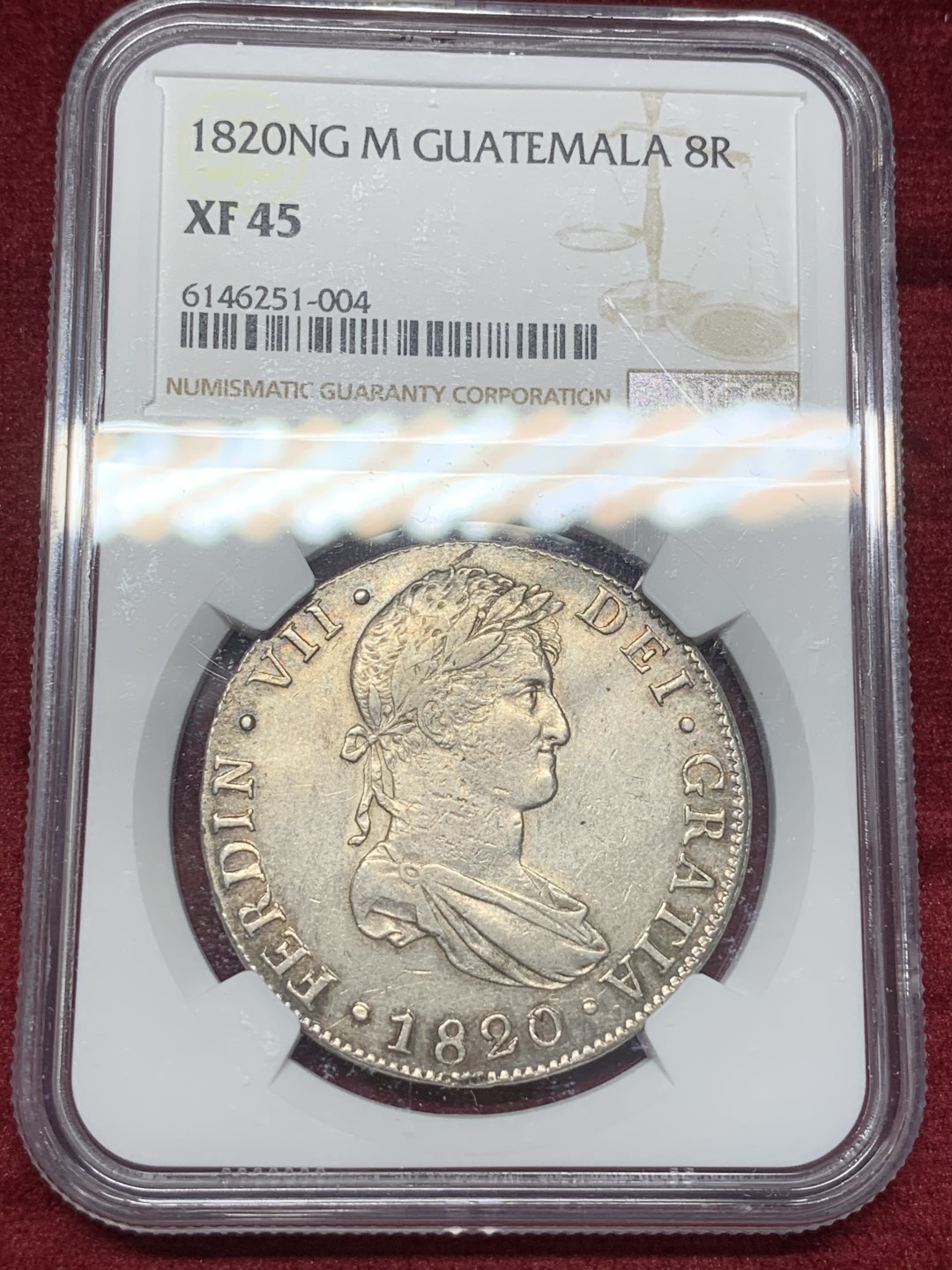 《竞宝斋》西.葡及其殖民地国家专场-第70场（全场不限金额包邮） NGC XF45 少见版危地马拉 1820年 费七 8里亚尔双柱银币 细节好，光度佳 这个状态给45屈才了！背面特别好