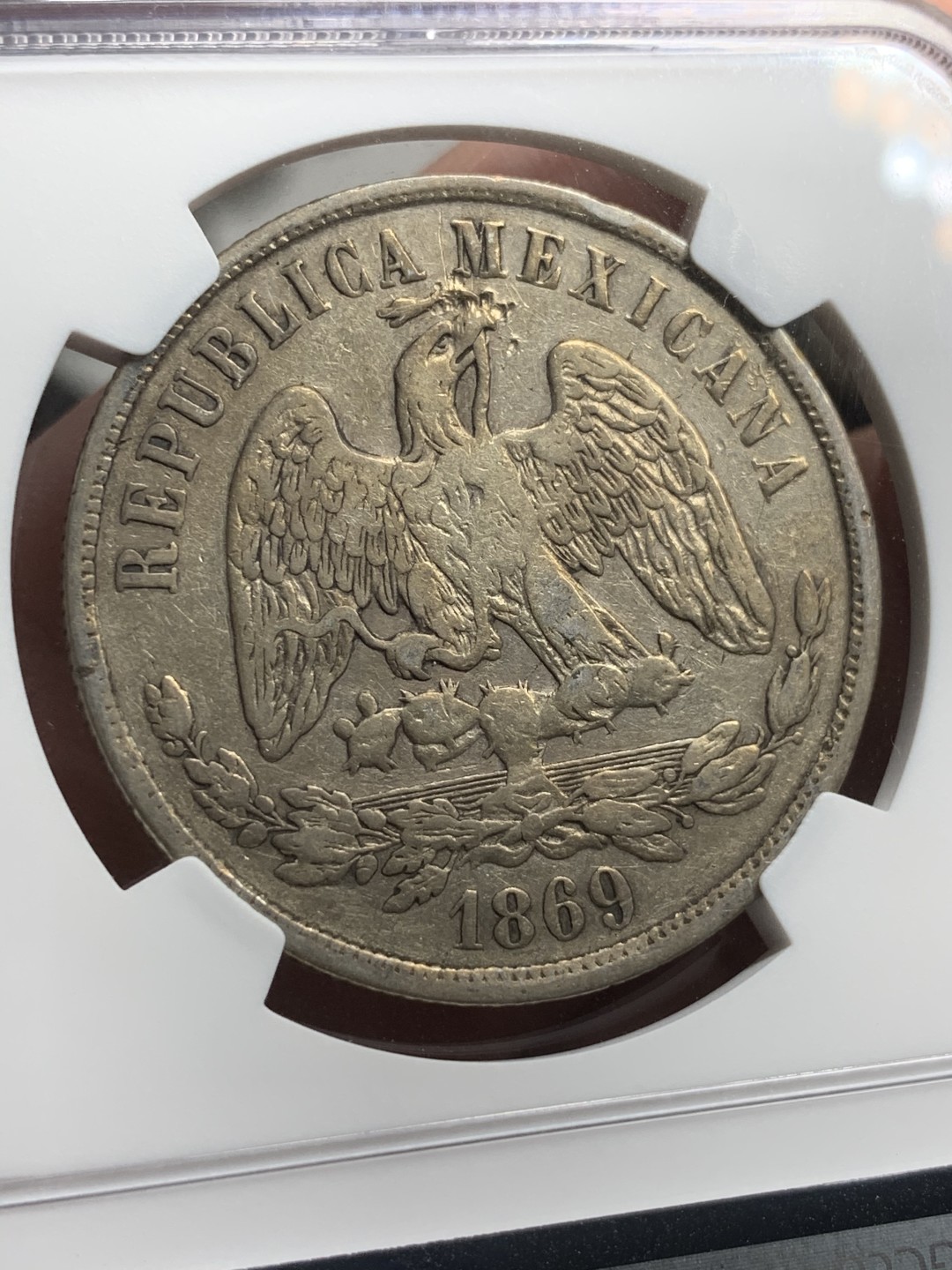 《竞宝斋》西.葡及其殖民地国家专场-第70场（全场不限金额包邮） NGC-XFD  墨西哥天平鹰洋 1869首年版 1比索 墨西哥厂 非常少  目前天平大热门 难得一见的天平  