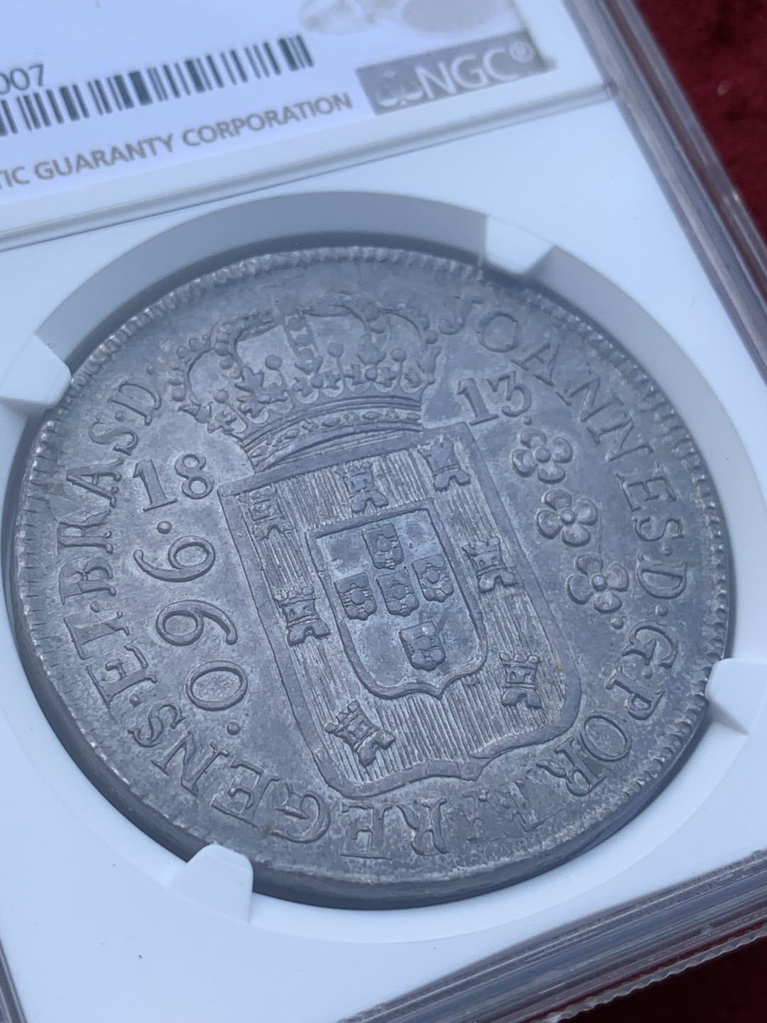 《竞宝斋》西.葡及其殖民地国家专场-第70场（全场不限金额包邮） NGC- AU58 葡属巴西 1813年R版 960R大银币原光  状态好 双面深打 币胚为双柱银币