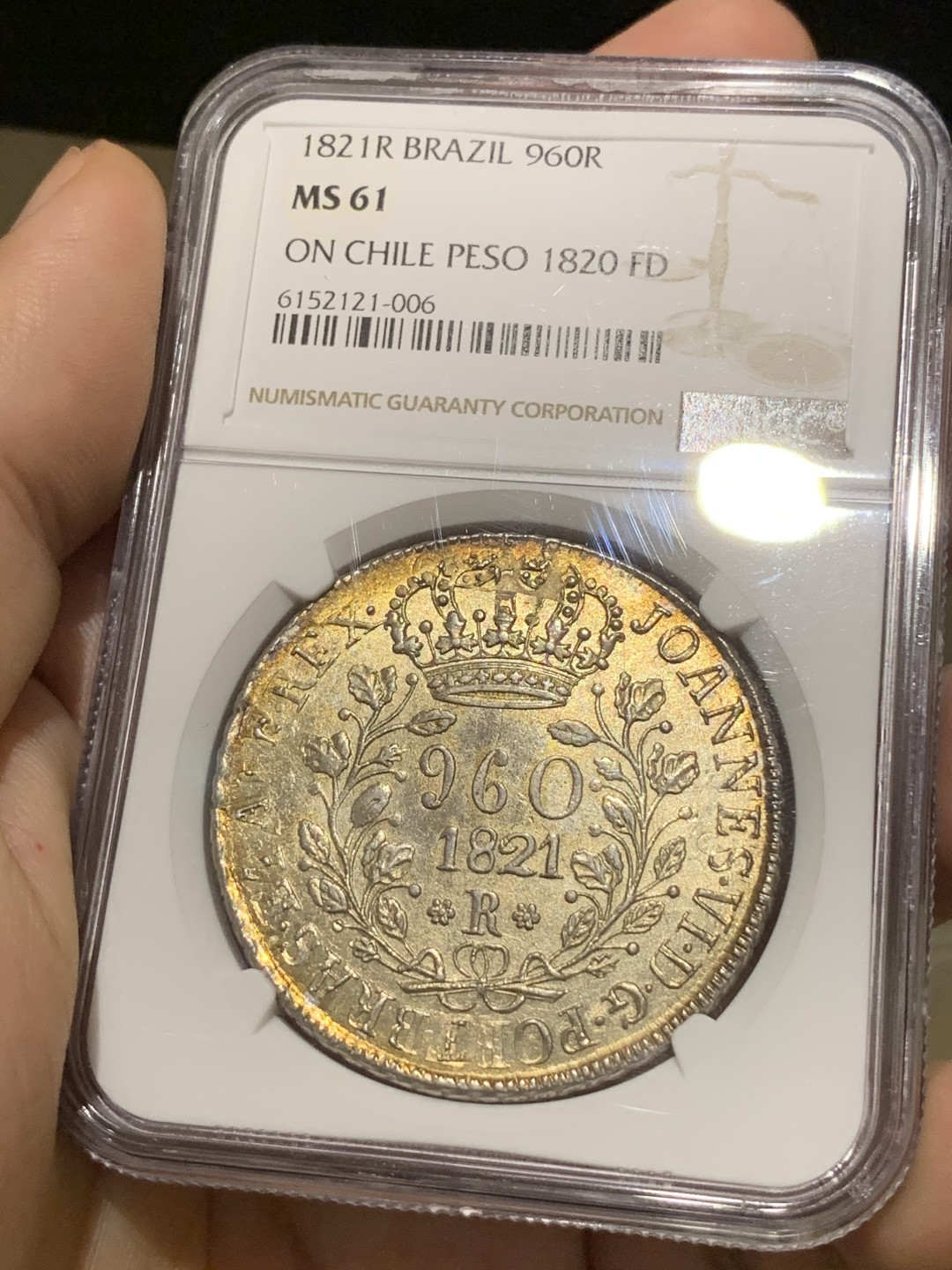 《竞宝斋》西.葡及其殖民地国家专场-第70场（全场不限金额包邮） 名誉品加盖 NGC-MS61 1821年葡属巴西R版960瑞斯 加盖于名誉品1820年智利火山比索上，双面金色包浆 非常难得品相