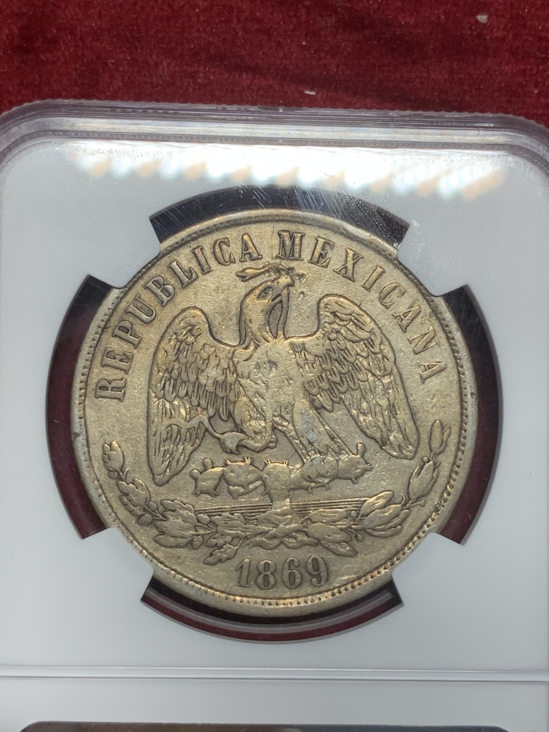 《竞宝斋》西.葡及其殖民地国家专场-第70场（全场不限金额包邮） NGC-XFD  墨西哥天平鹰洋 1869首年版 1比索 墨西哥厂 非常少  目前天平大热门 难得一见的天平  