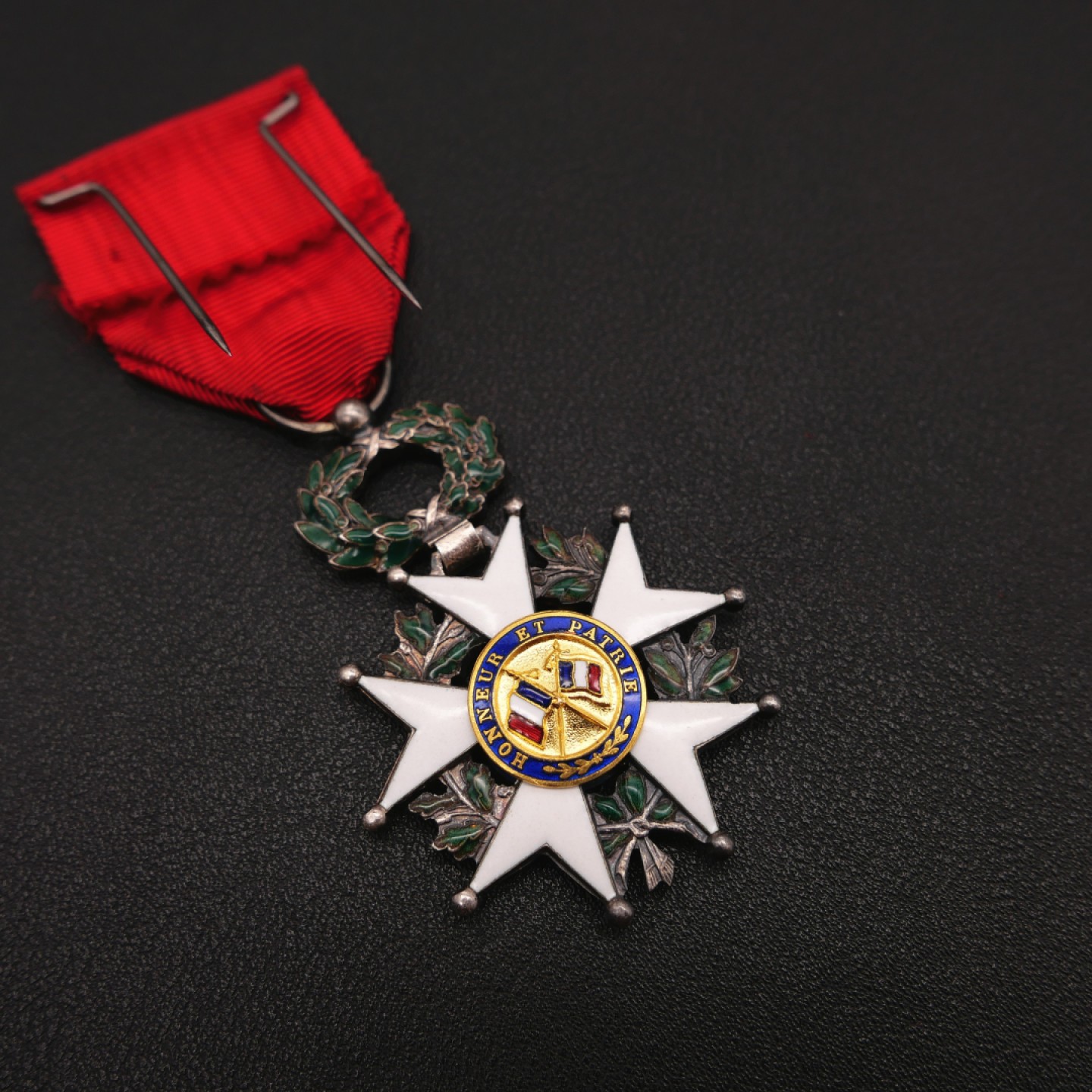 勋章奖章交易所7月9日拍卖 法国第四共和国荣誉军团勋章（银质珐琅）