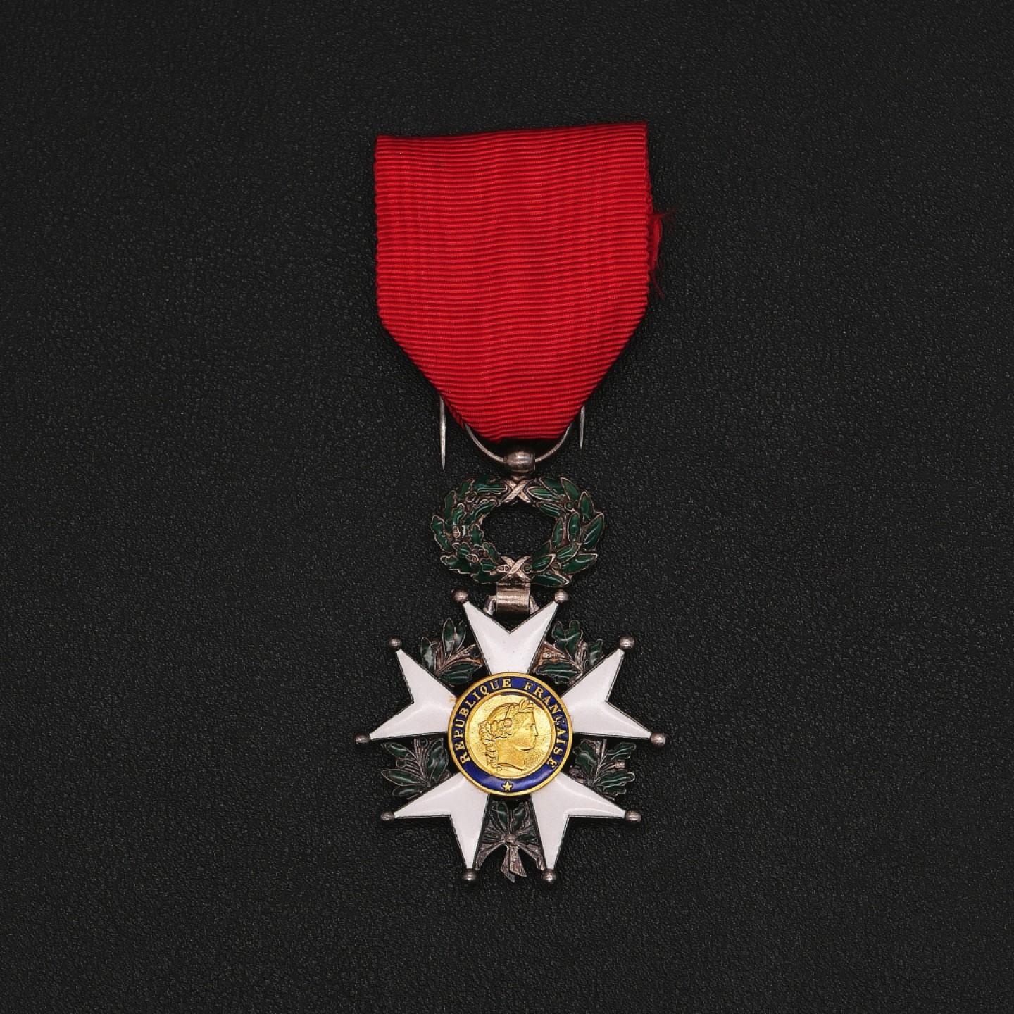 勋章奖章交易所7月9日拍卖 法国第四共和国荣誉军团勋章（银质珐琅）