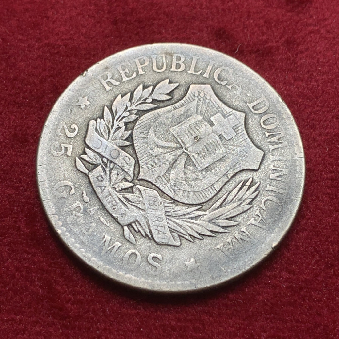 《竞宝斋》第71场-本周日，周一2场连拍（全场不限金额包邮） 多米尼加 1897年 早期1比索 大银币 这年份几乎见不到VF以上的品相