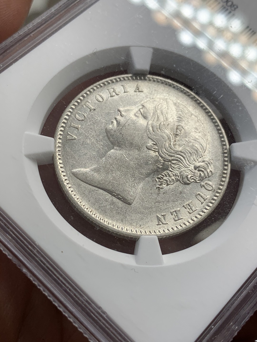 《竞宝斋》第71场-本周日，周一2场连拍（全场不限金额包邮） NGC-AU58 英属印度 1840年（B&C） 小维印度1卢比银币 最近上涨品种，盒子上部有磕，不影响币