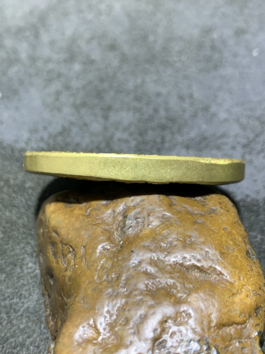 精美黄铜观音大士护身牌一个，