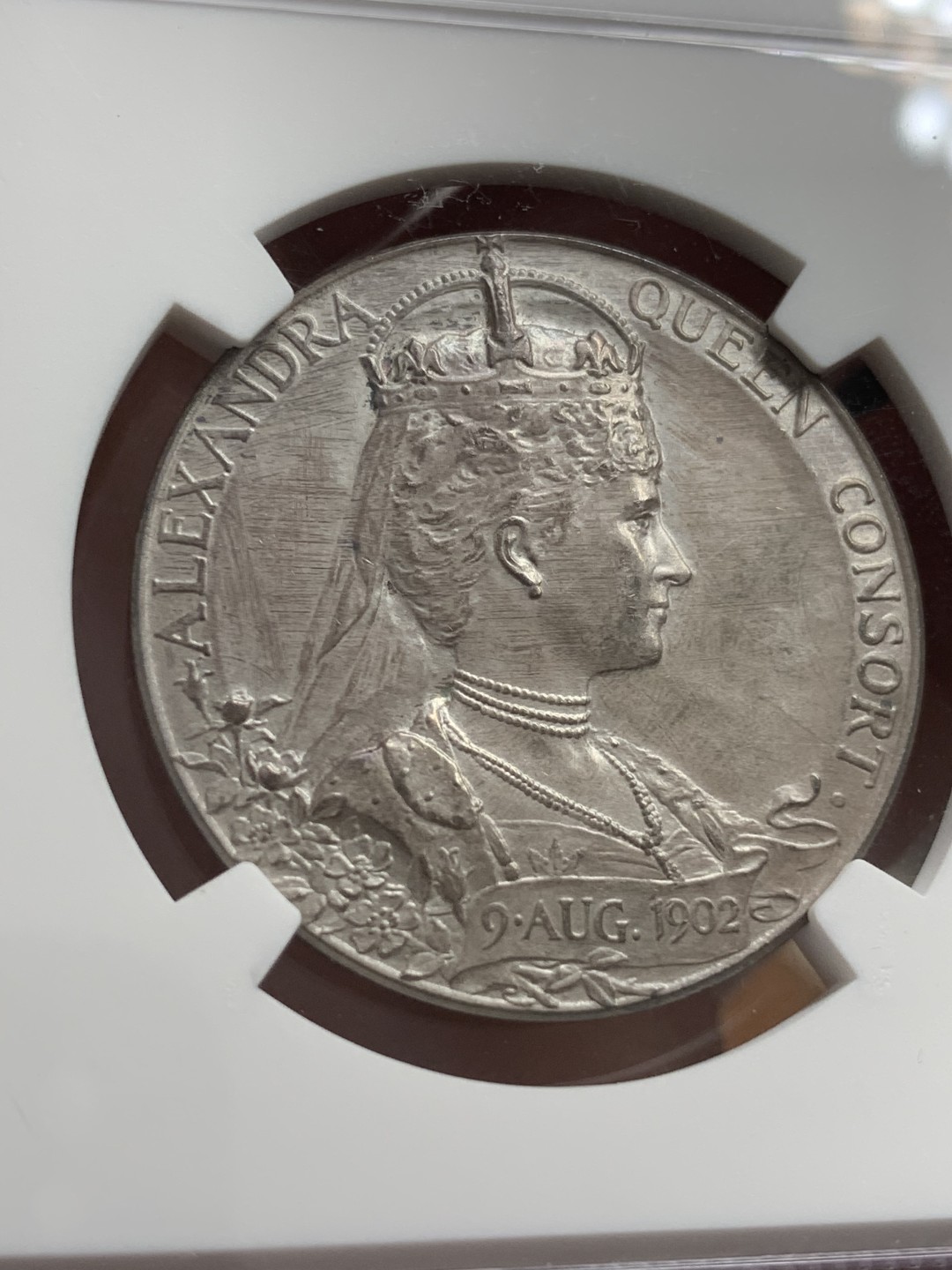 《竞宝斋》第71场-本周日，周一2场连拍（全场不限金额包邮） NGC-MS62 英国1902 爱七加冕银章，原汁原味非常漂亮