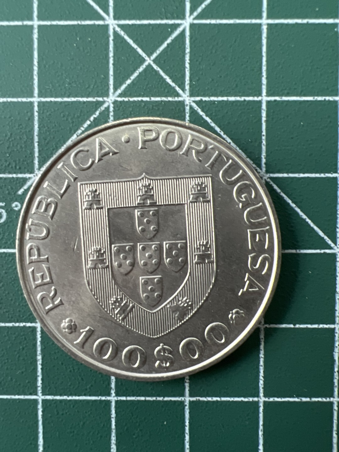 泡泡堂第三十五期  世界硬币纪念章专场（无押金，无佣金，捡漏，全场20包邮，偏远地区除外） 葡萄牙100埃大纪念币1981年