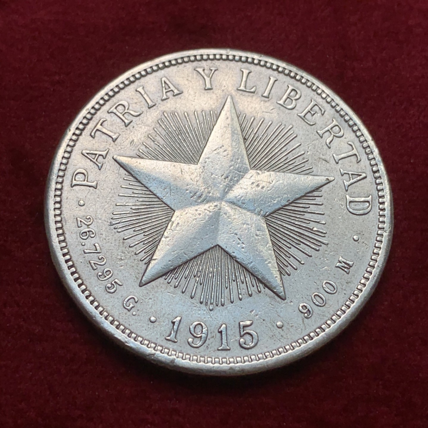 《竞宝斋》第71场-本周日，周一2场连拍（全场不限金额包邮） 古巴 1915年 五角星1比索 大银币 较少年份 发行量仅80多万枚 裸币好品