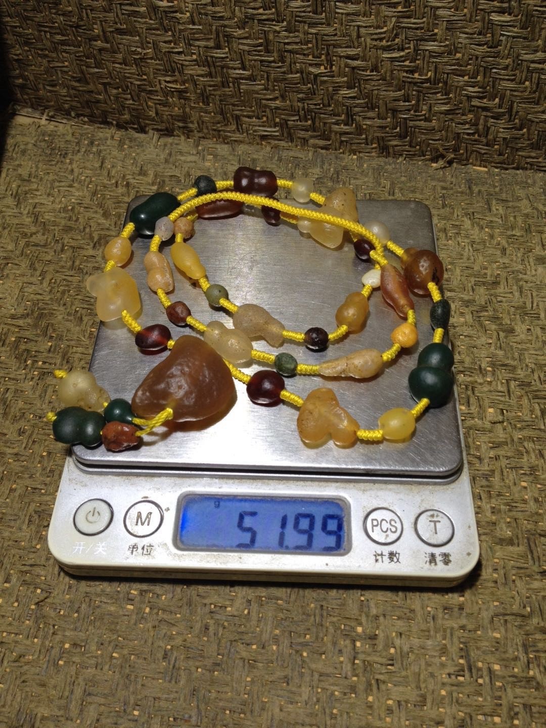 精美天然戈壁阿拉善葫芦形玛瑙原石编织项链一条，