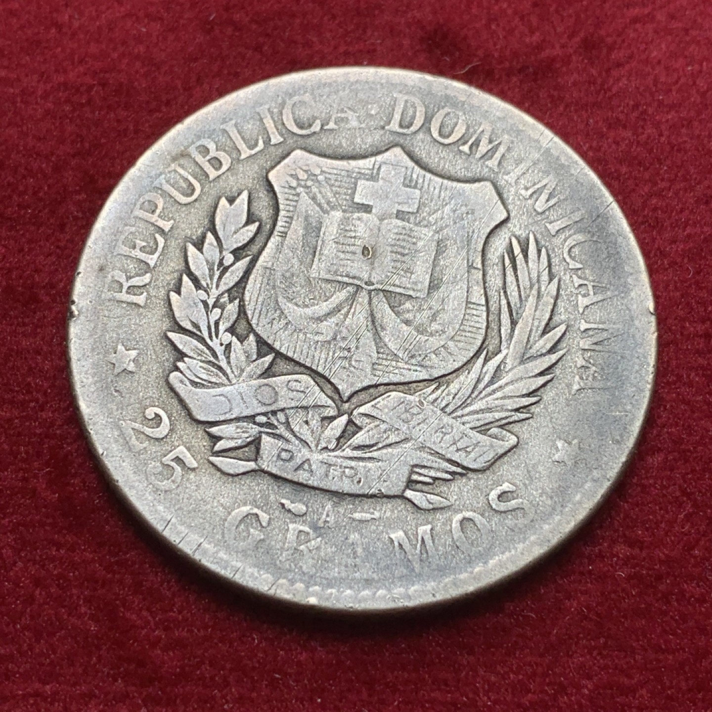 《竞宝斋》第71场-本周日，周一2场连拍（全场不限金额包邮） 多米尼加 1897年 早期1比索 大银币 这年份几乎见不到VF以上的品相