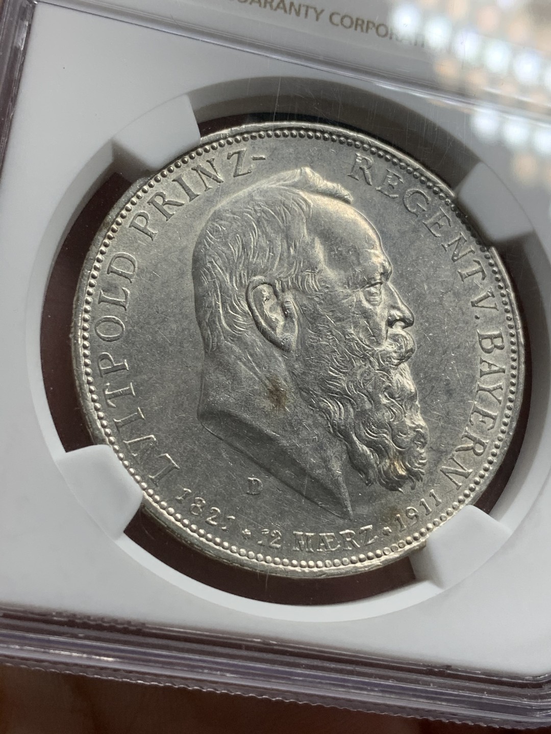 《竞宝斋》第71场-本周日，周一2场连拍（全场不限金额包邮） NGC MS60 德国 巴伐利亚 1911年 90大寿 5马克 细节好 白净