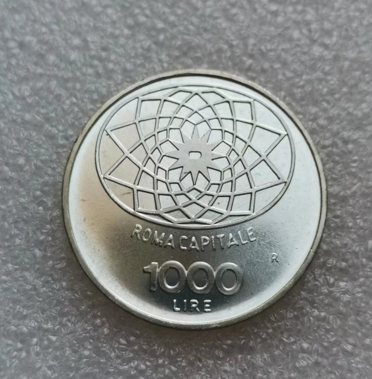 瓶子🏺第46期拍卖会 意大利1970年仿古罗马女帝建城200周年纪念银币